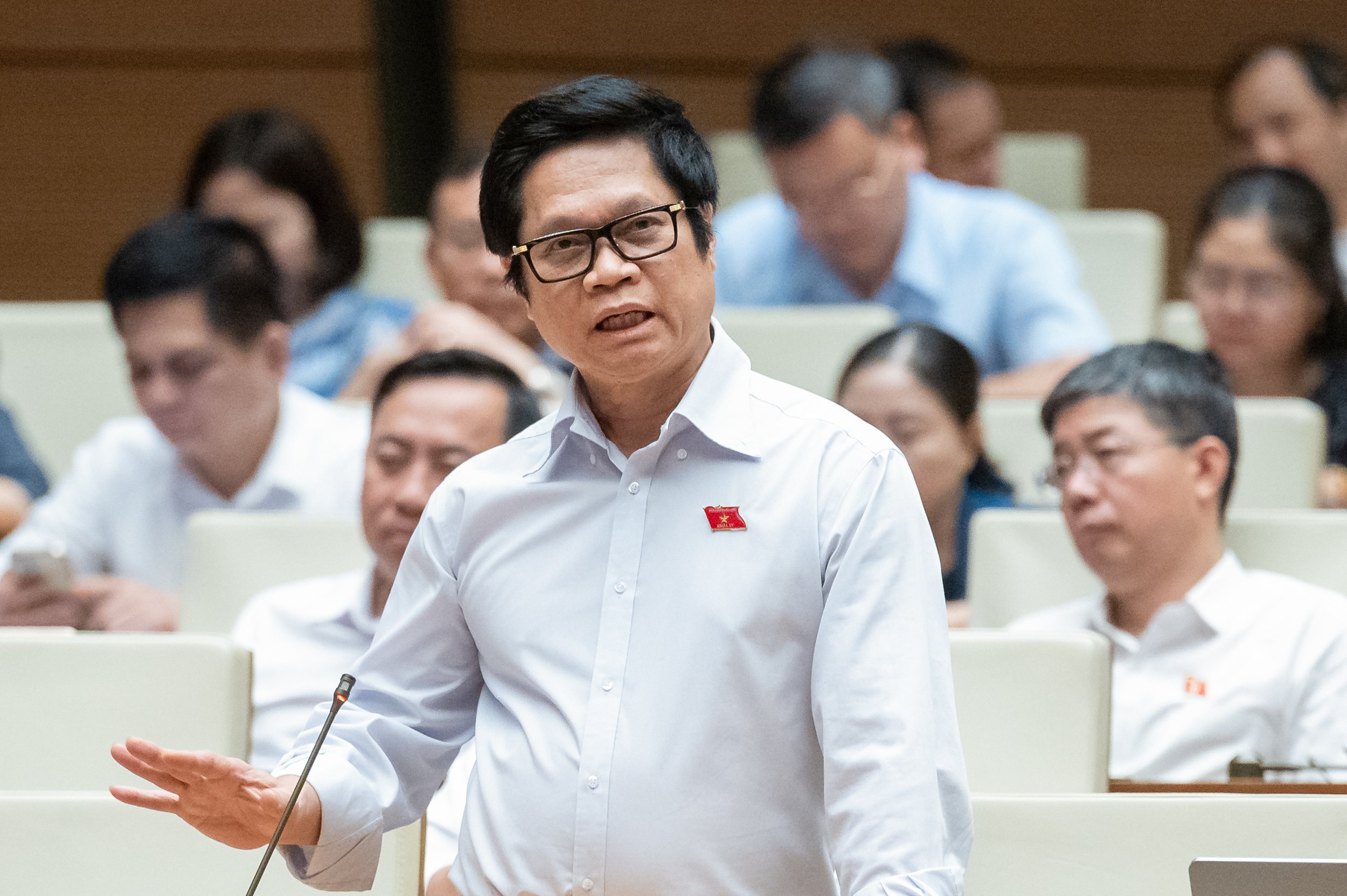 Đại biểu Quốc hội: Cần c&oacute; "đường cao tốc" trong x&acirc;y dựng thể chế- Ảnh 1.