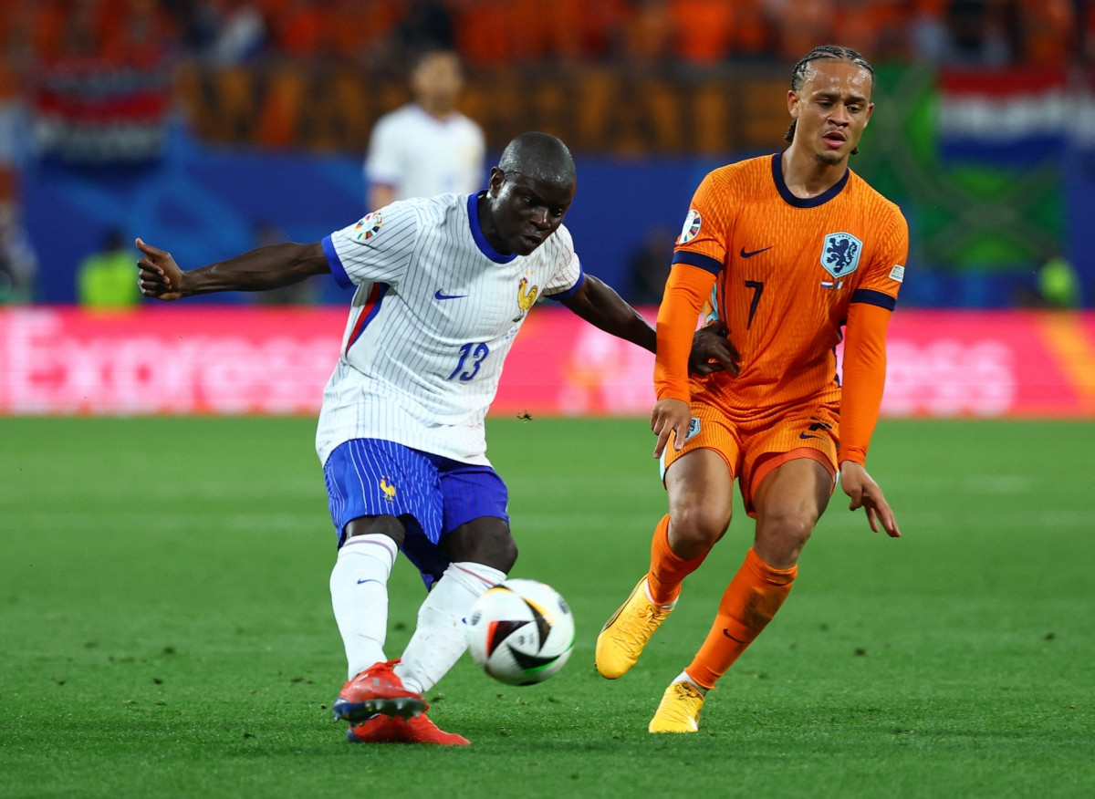 Hà Lan và Pháp "bắt tay" nhau chấm dứt kỷ lục khủng tại EURO- Ảnh 1. Hà Lan và Pháp "bắt tay" nhau chấm dứt kỷ lục khủng tại EURO- Ảnh 1.