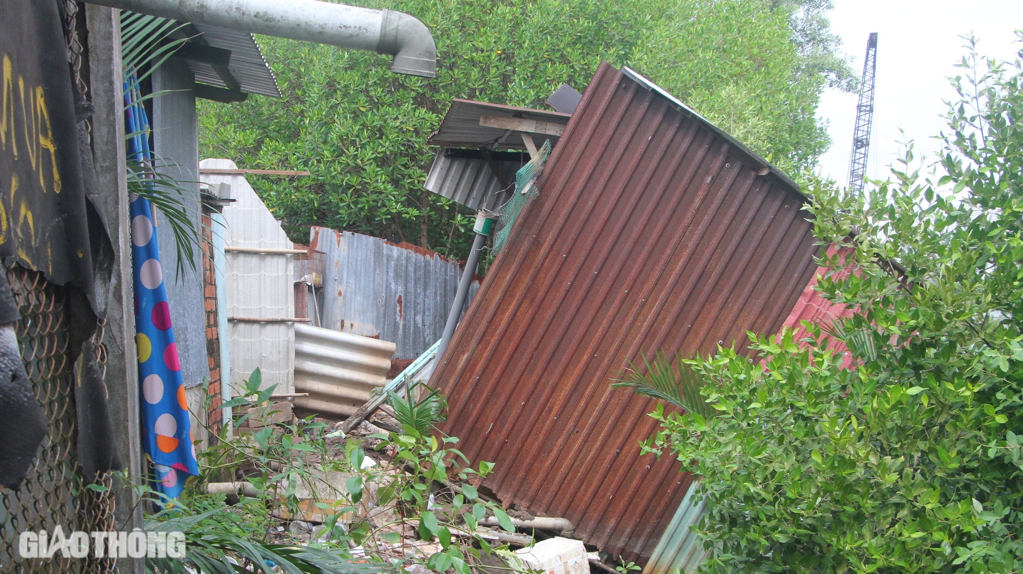 Sạt lở sông Bạc Liêu - Cà Mau: Bất lực nhìn nhà trôi sông- Ảnh 6. Sạt lở sông Bạc Liêu - Cà Mau: Bất lực nhìn nhà trôi sông- Ảnh 6.