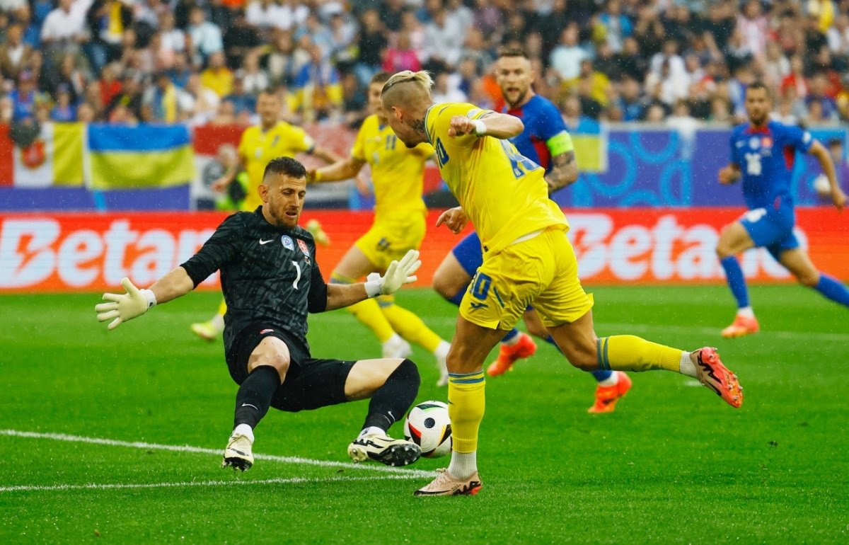 Kết quả bóng đá Slovakia vs Ukraine: Ngược dòng cảm xúc- Ảnh 1. Kết quả bóng đá Slovakia vs Ukraine: Ngược dòng cảm xúc- Ảnh 1.