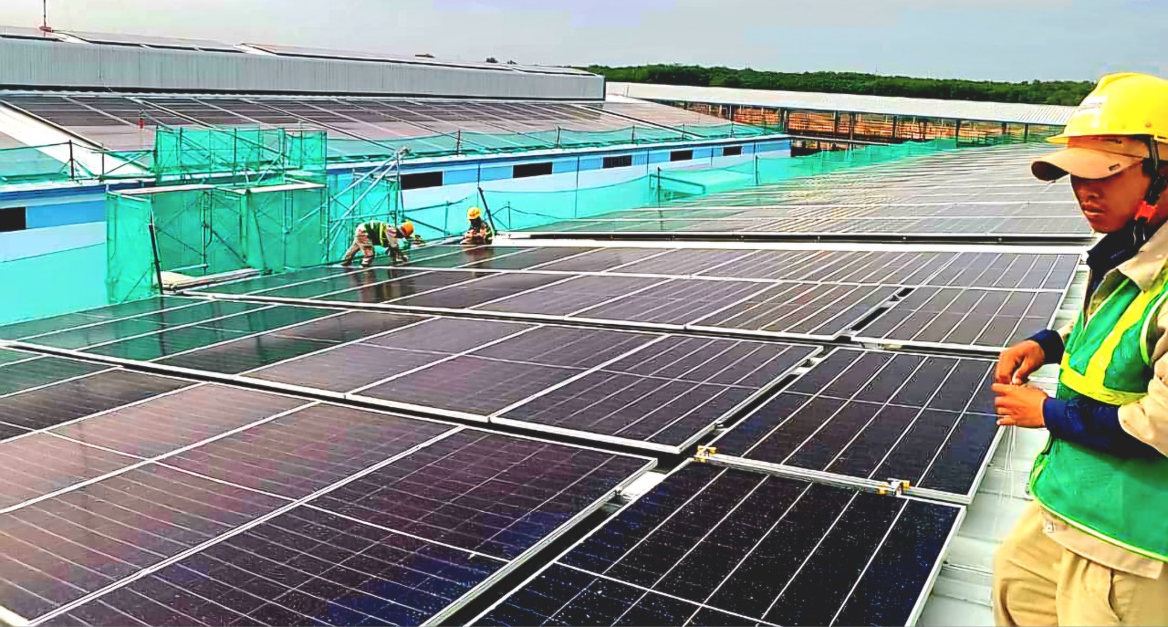 Điện mặt trời m&aacute;i nh&agrave; được mua b&aacute;n kh&ocirc;ng qua EVN- Ảnh 1.