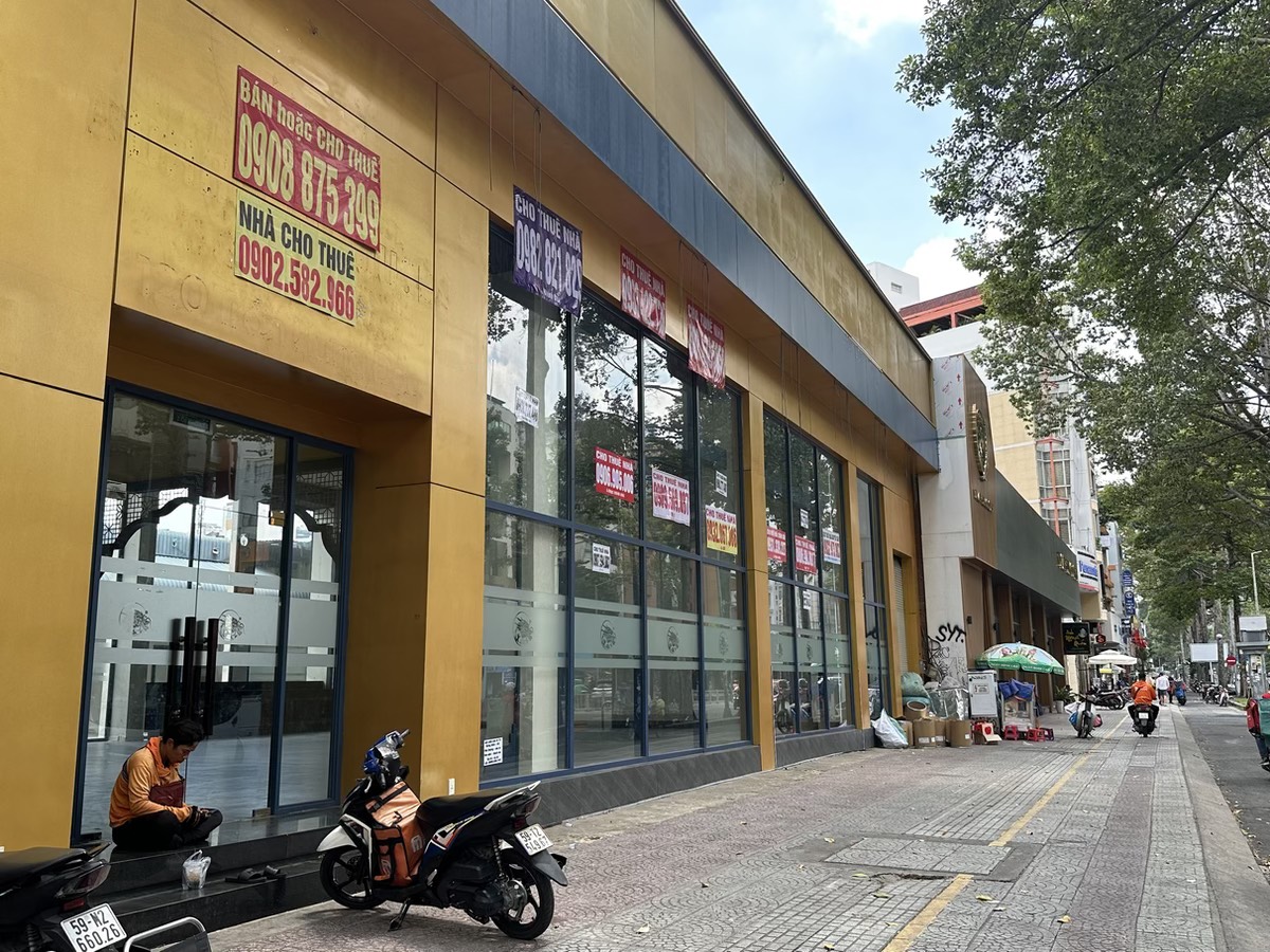 Người d&acirc;n n&oacute;i g&igrave; sau hơn 1 th&aacute;ng TP.HCM cho thu&ecirc; vỉa h&egrave;?- Ảnh 3.