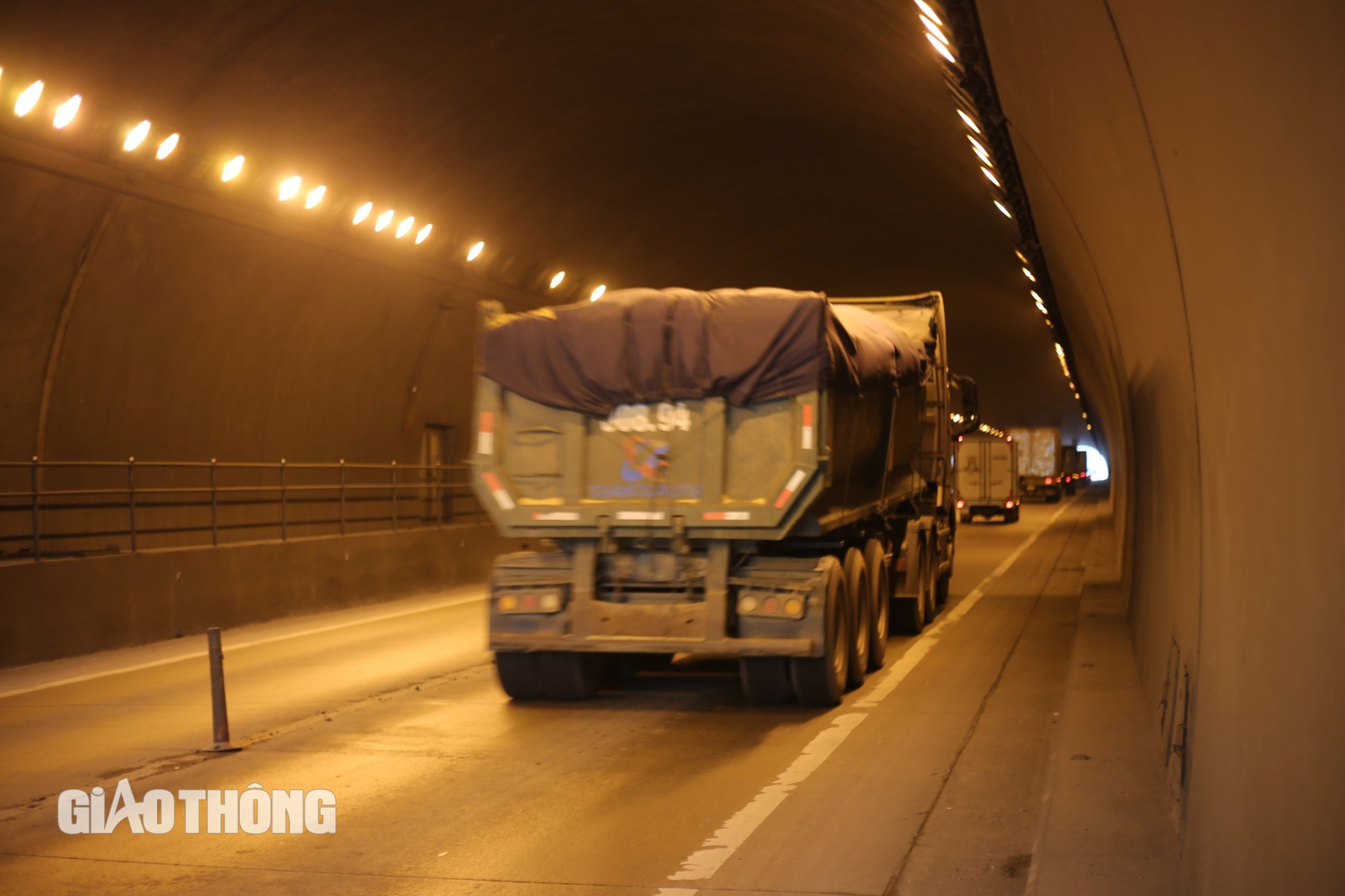Cận cảnh n&uacute;t thắt cổ chai tr&ecirc;n tuyến QL1A qua H&agrave; Tĩnh, Quảng B&igrave;nh sắp được n&acirc;ng cấp- Ảnh 8.