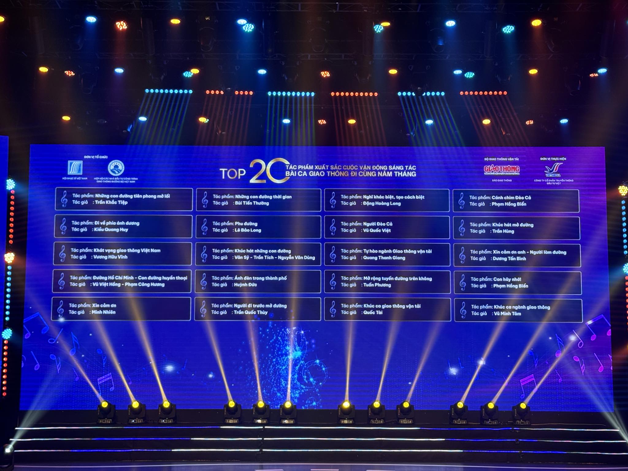 Tác phẩm Người Đèo Cả đoạt giải nhất cuộc thi "Bài ca giao thông đi cùng năm tháng"- Ảnh 2. Tác phẩm Người Đèo Cả đoạt giải nhất cuộc thi "Bài ca giao thông đi cùng năm tháng"- Ảnh 2.