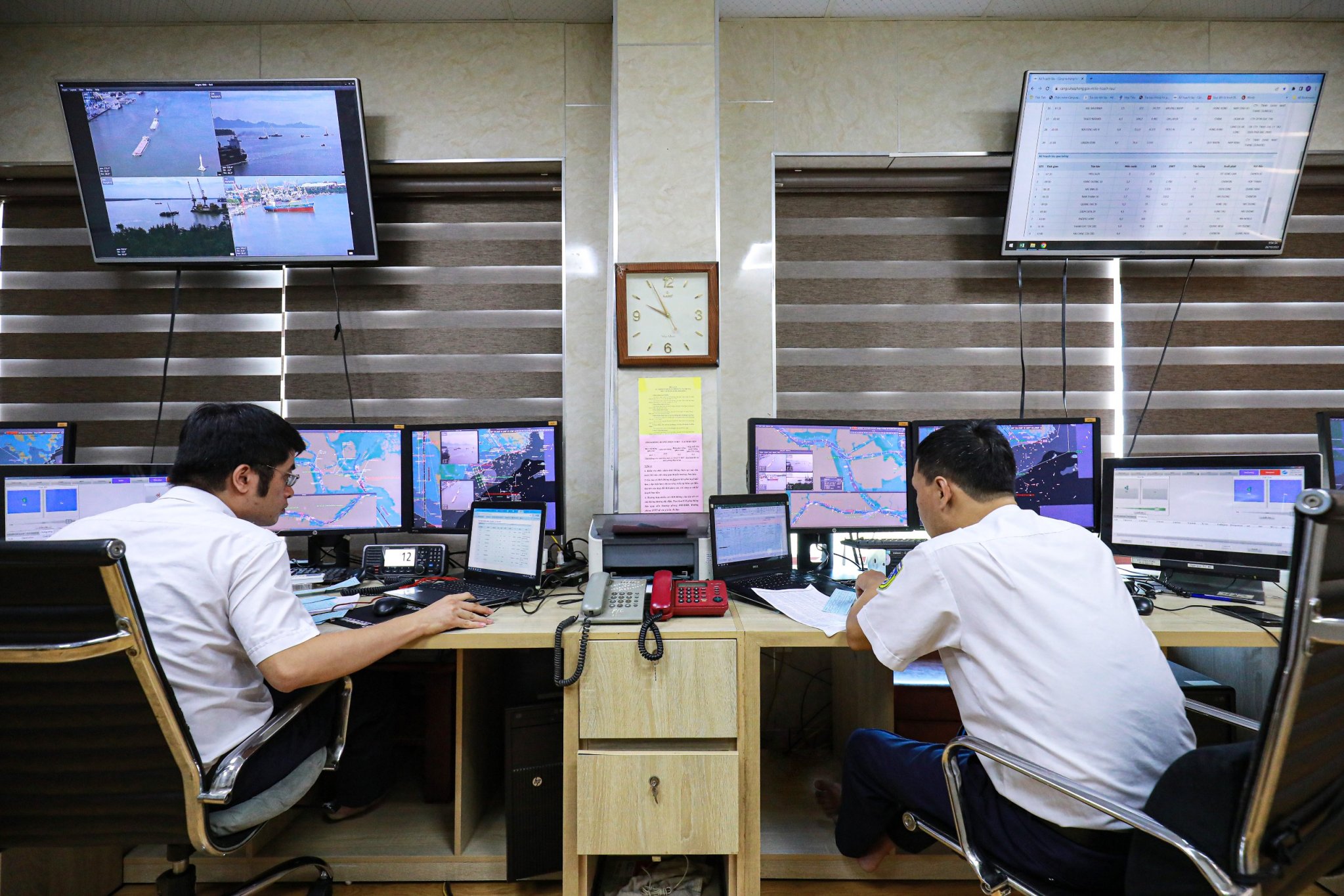 Cảng vụ Hàng hải Hải Phòng đồng hành cùng doanh nghiệp, "chắp cánh" phát triển cảng biển- Ảnh 3. Cảng vụ Hàng hải Hải Phòng đồng hành cùng doanh nghiệp, "chắp cánh" phát triển cảng biển- Ảnh 3.