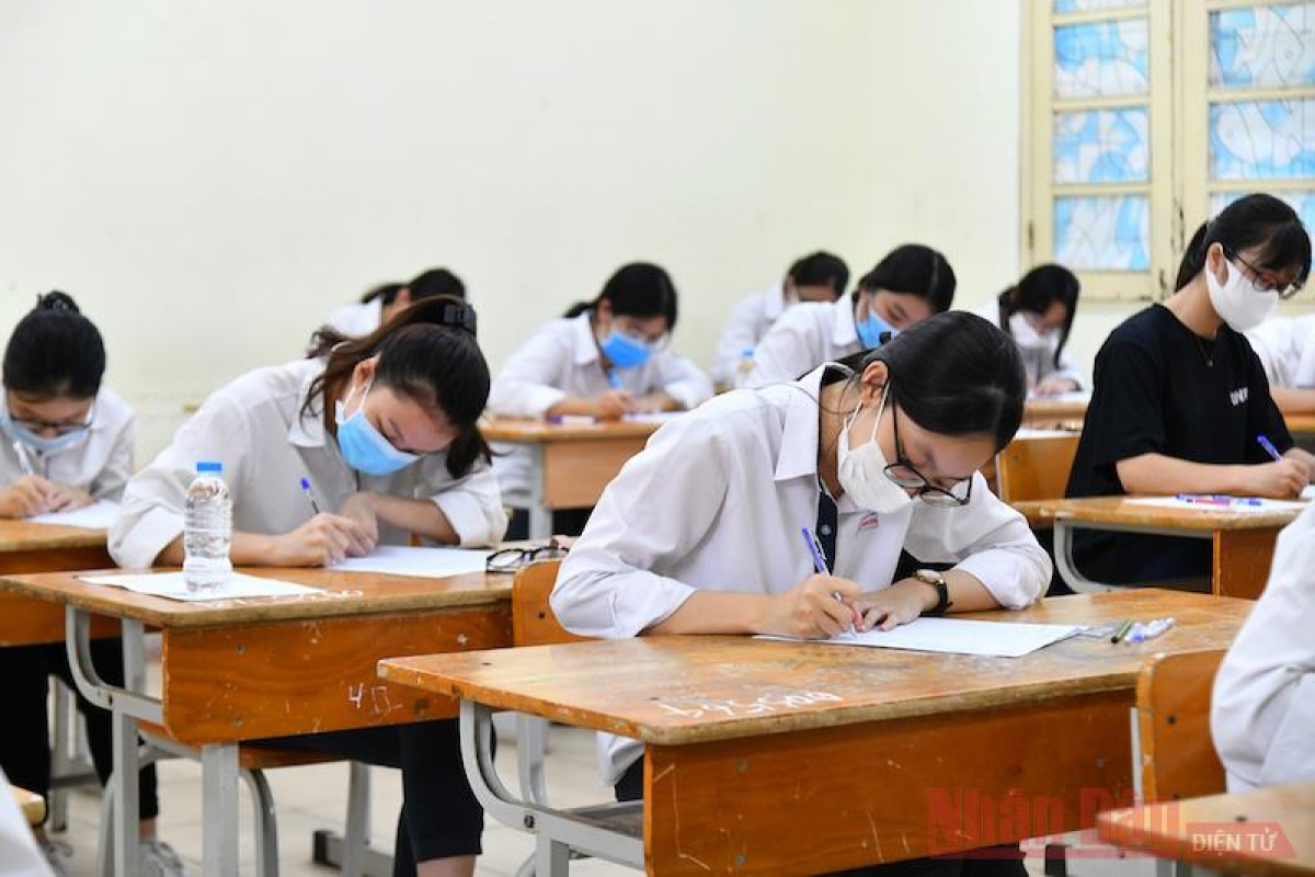Thủ tướng y&ecirc;u cầu đảm bảo kh&ocirc;ng học sinh n&agrave;o phải bỏ thi tốt nghiệp THPT- Ảnh 1.
