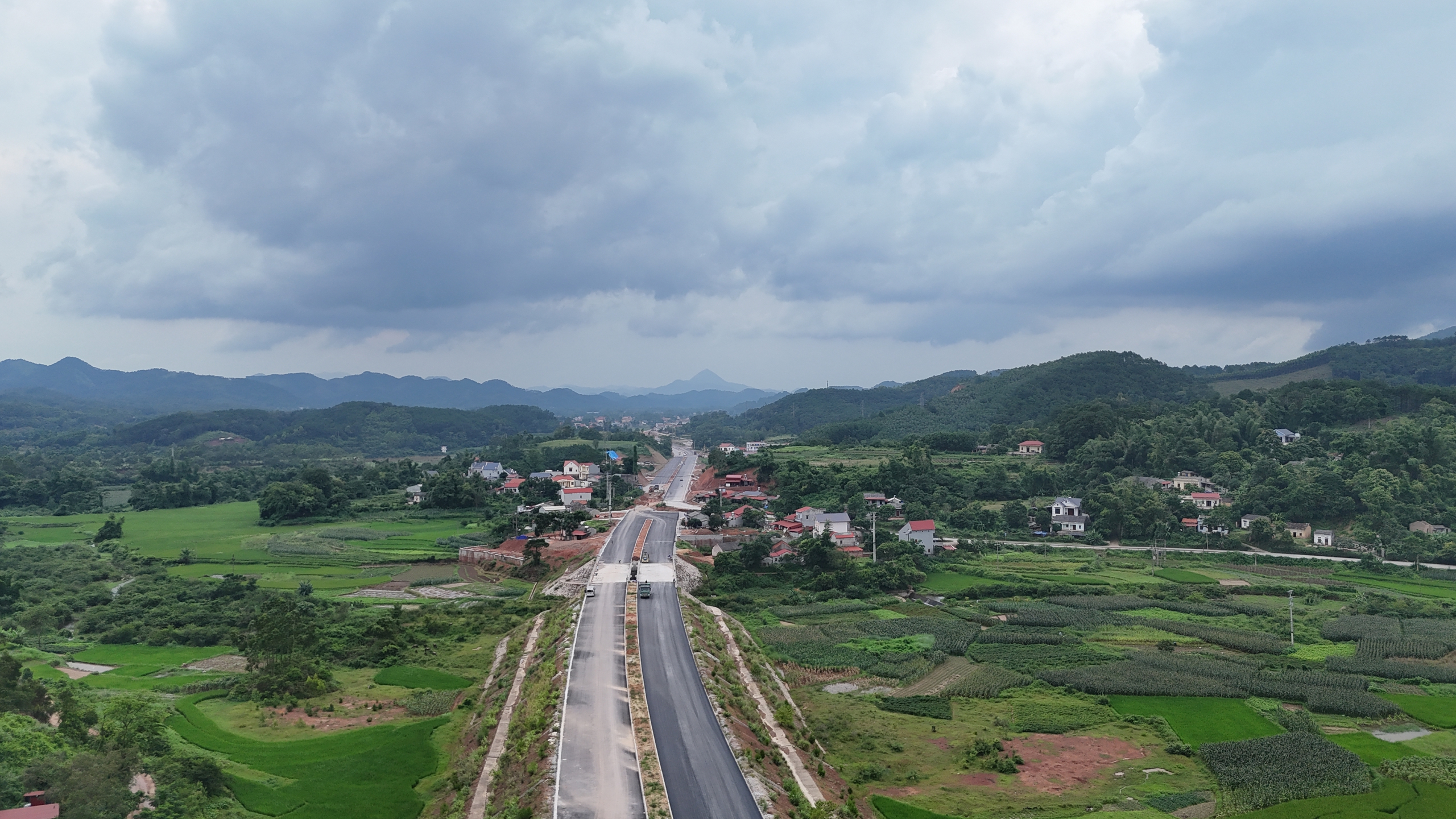 Ngắm dự &aacute;n giao th&ocirc;ng hơn 1,2 ngh&igrave;n tỷ ở Lạng Sơn chuẩn bị về đ&iacute;ch- Ảnh 15.