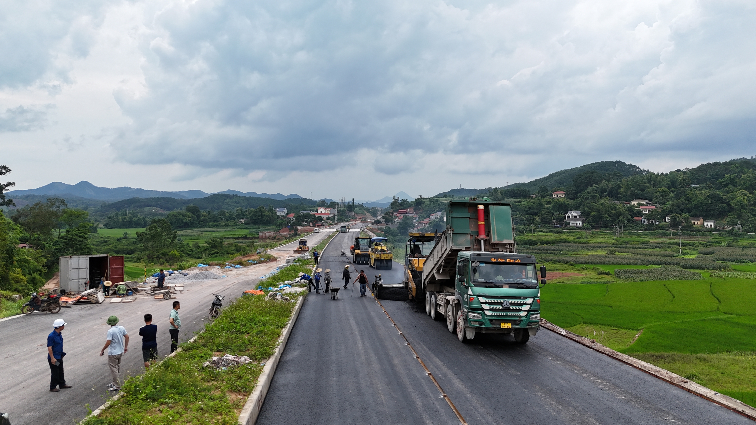 Ngắm dự &aacute;n giao th&ocirc;ng hơn 1,2 ngh&igrave;n tỷ ở Lạng Sơn chuẩn bị về đ&iacute;ch- Ảnh 8.
