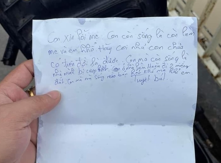 Để lại xe m&aacute;y v&agrave; thư xin lỗi mẹ, nam thanh ni&ecirc;n nhảy cầu tự tử- Ảnh 2.