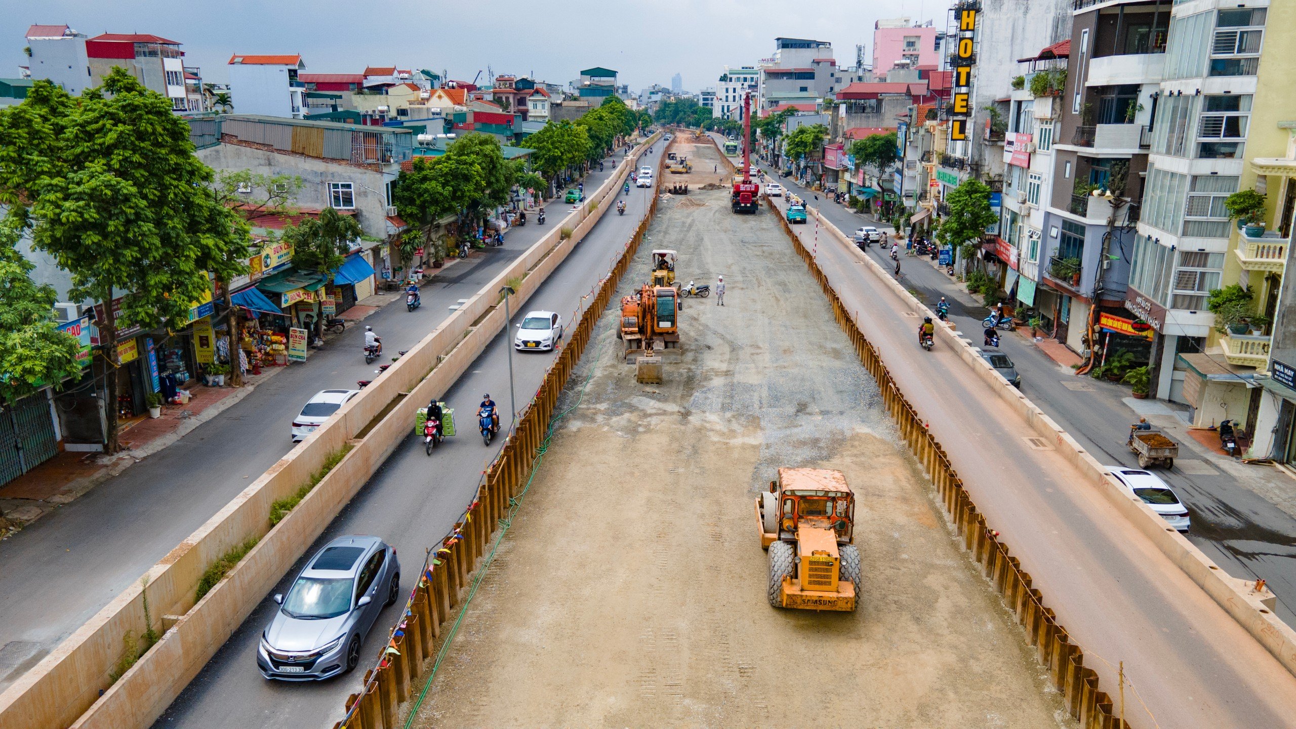 Ngắm đường &Acirc;u Cơ - Nghi T&agrave;m sắp th&ocirc;ng xe- Ảnh 9.