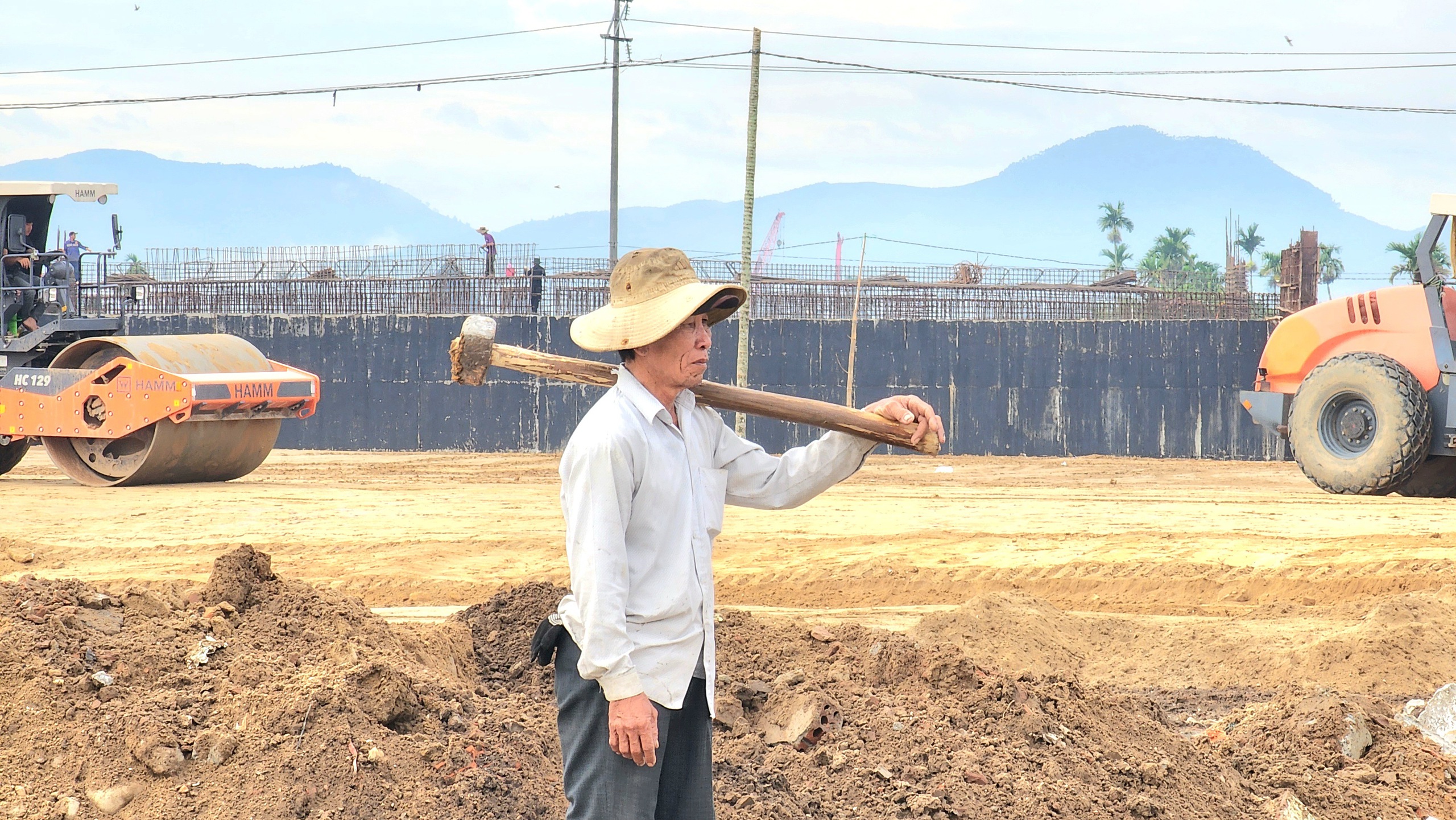 Gỡ điểm nghẽn mặt bằng lớn nhất tr&ecirc;n cao tốc Quảng Ng&atilde;i - Ho&agrave;i Nhơn- Ảnh 9.
