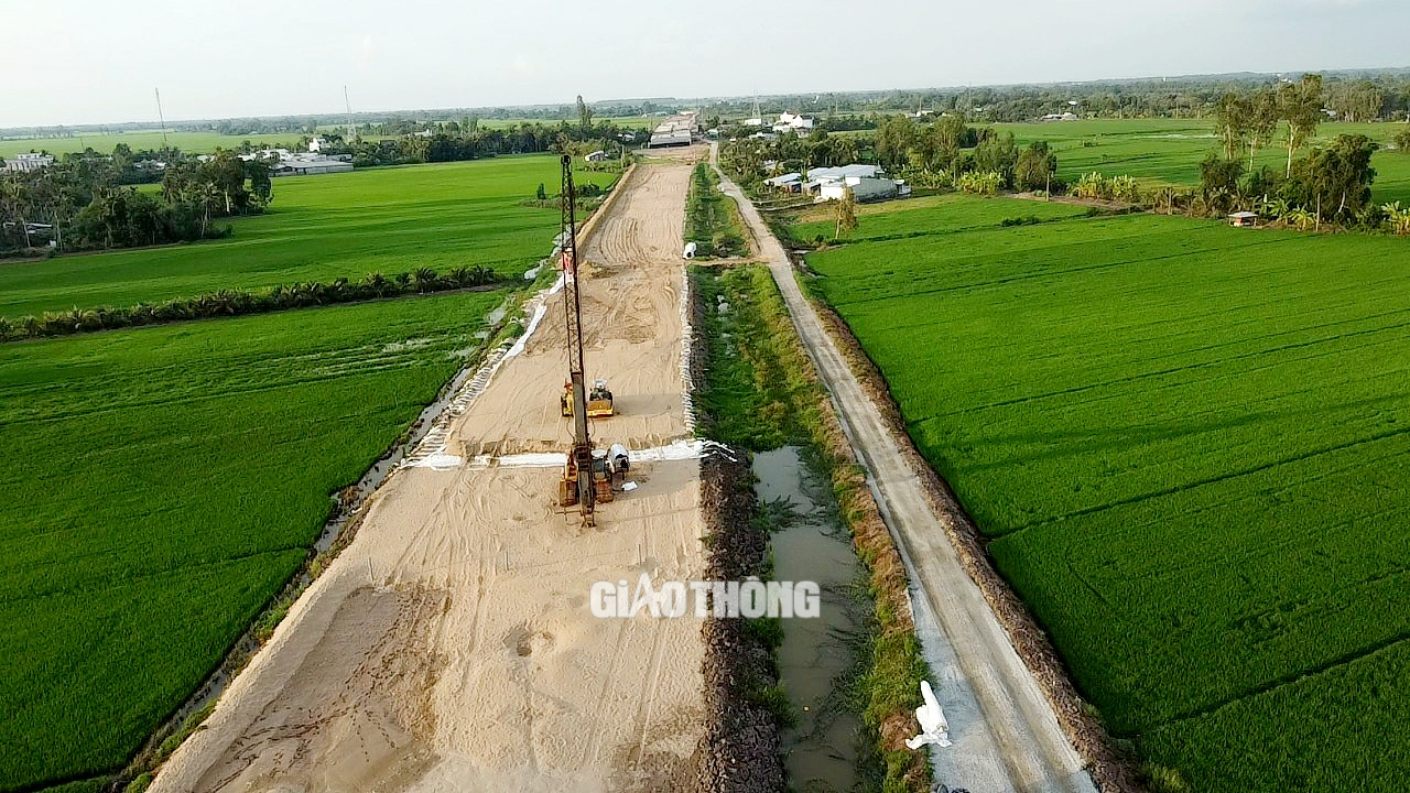 Khai th&aacute;c hai mỏ c&aacute;t c&ograve;n lại ở Vĩnh Long phục vụ cao tốc Cần Thơ - C&agrave; Mau- Ảnh 2.