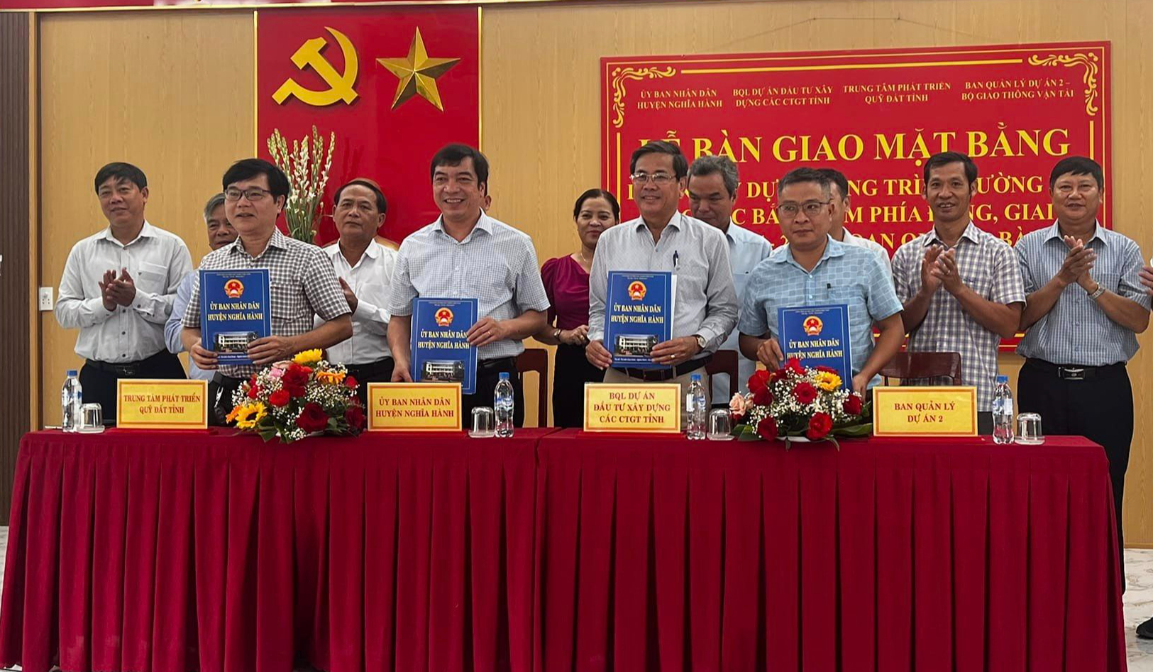 Gỡ điểm nghẽn mặt bằng lớn nhất tr&ecirc;n cao tốc Quảng Ng&atilde;i - Ho&agrave;i Nhơn- Ảnh 14.