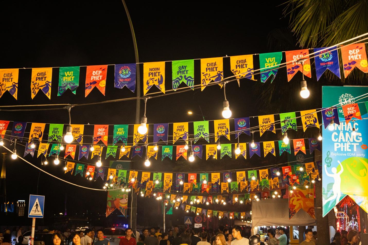 Vui phết - chợ đêm giải trí hấp dẫn miền di sản Hạ Long- Ảnh 4. Vui phết - chợ đêm giải trí hấp dẫn miền di sản Hạ Long- Ảnh 4.