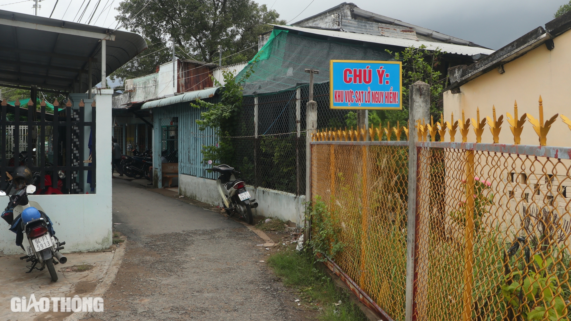 Sạt lở tiếp diễn ở Bạc Liêu: "Nghe tiếng chuột chạy là hết hồn thức giấc"- Ảnh 4. Sạt lở tiếp diễn ở Bạc Liêu: "Nghe tiếng chuột chạy là hết hồn thức giấc"- Ảnh 4.