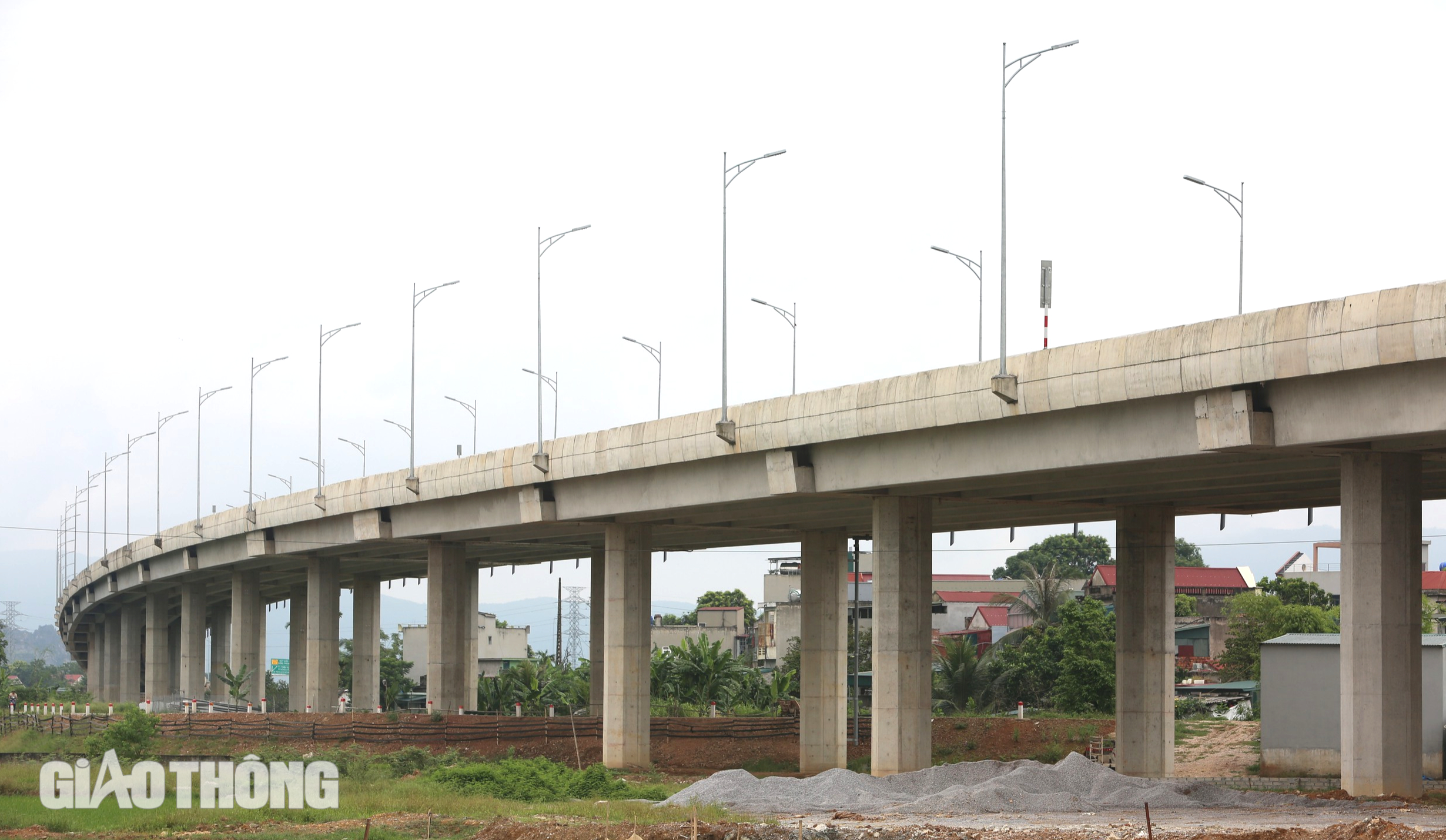 Ngắm cầu cạn đẹp nhất tr&ecirc;n tuyến nối TP Thanh H&oacute;a đi Nghi Sơn - Sao V&agrave;ng- Ảnh 5.