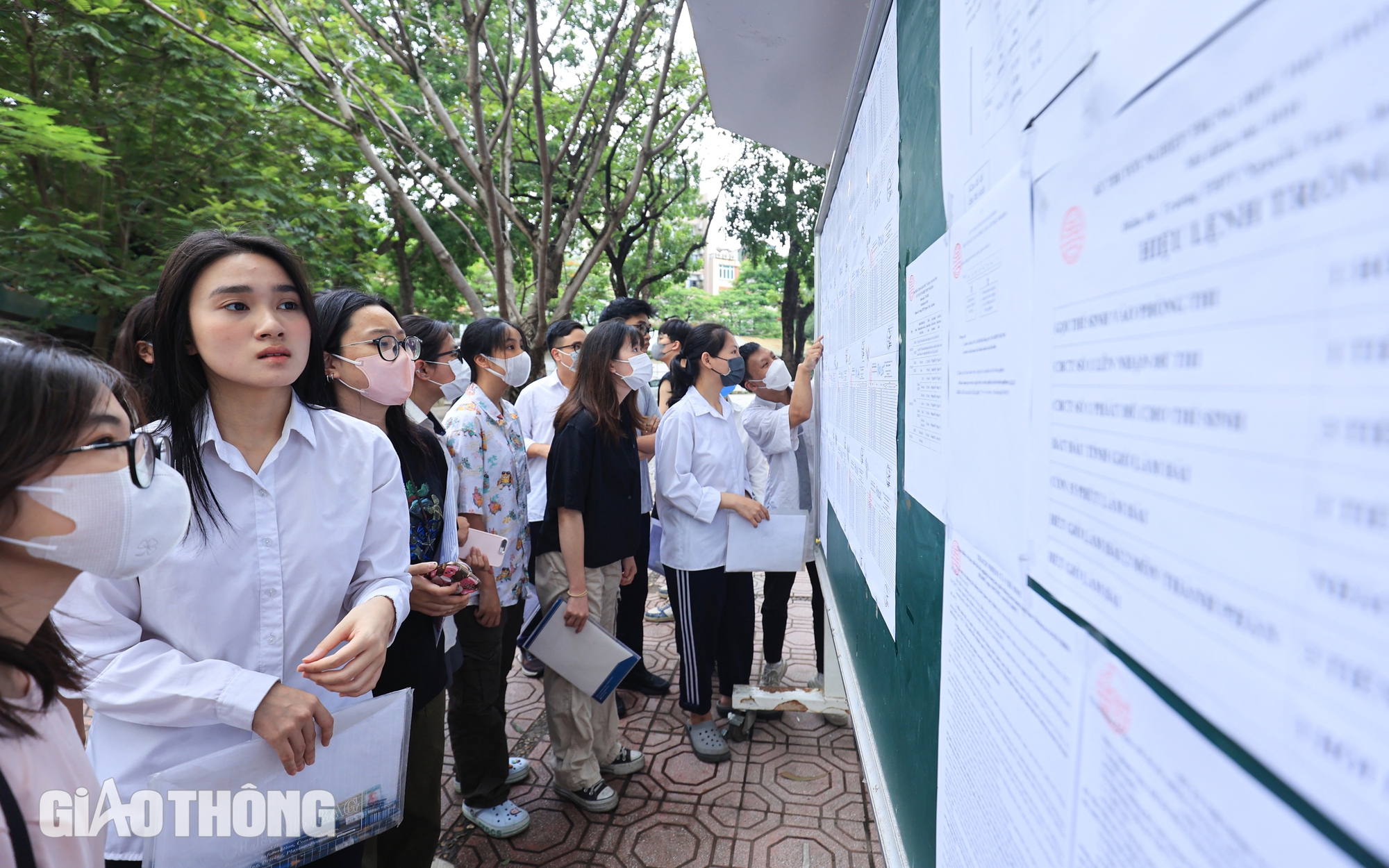 Th&iacute; sinh H&agrave; Nội tự tin bước v&agrave;o kỳ thi tốt nghiệp THPT 2024- Ảnh 2.