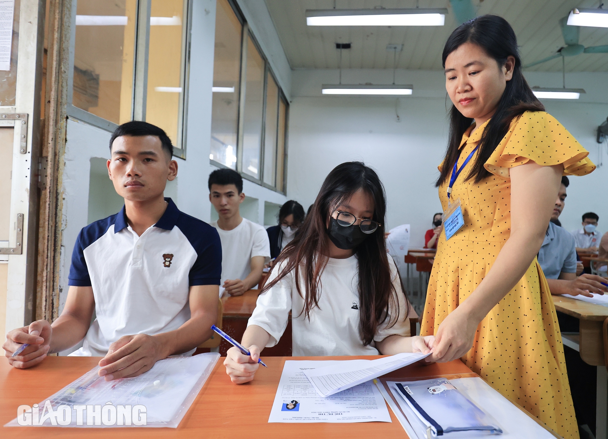 Th&iacute; sinh H&agrave; Nội tự tin bước v&agrave;o kỳ thi tốt nghiệp THPT 2024- Ảnh 5.