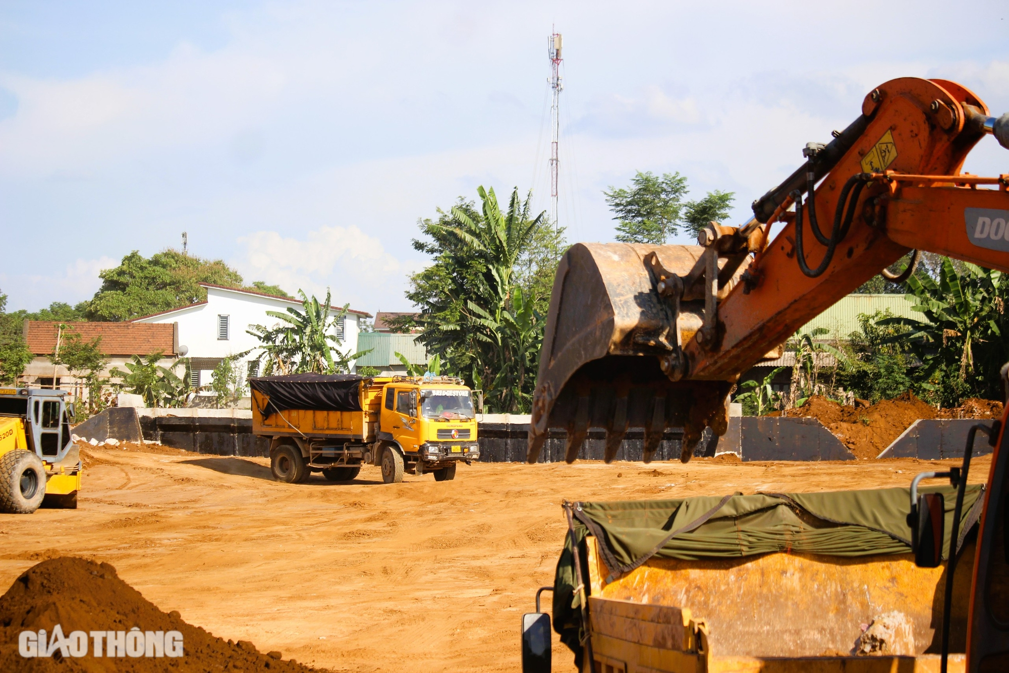 Nhiều n&uacute;t thắt mặt bằng cao tốc Vạn Ninh - Cam Lộ đ&atilde; được th&aacute;o gỡ- Ảnh 1.