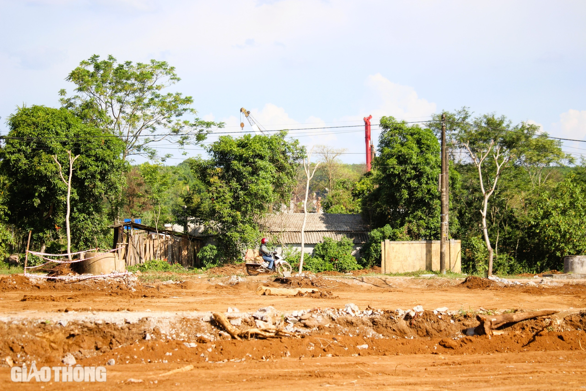 Nhiều n&uacute;t thắt mặt bằng cao tốc Vạn Ninh - Cam Lộ đ&atilde; được th&aacute;o gỡ- Ảnh 2.