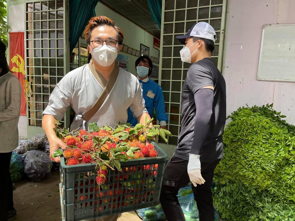 MC Đại Nghĩa: Tôi chỉ bật cười khi bị đồn "đã qua đời"- Ảnh 2. MC Đại Nghĩa: Tôi chỉ bật cười khi bị đồn "đã qua đời"- Ảnh 2.