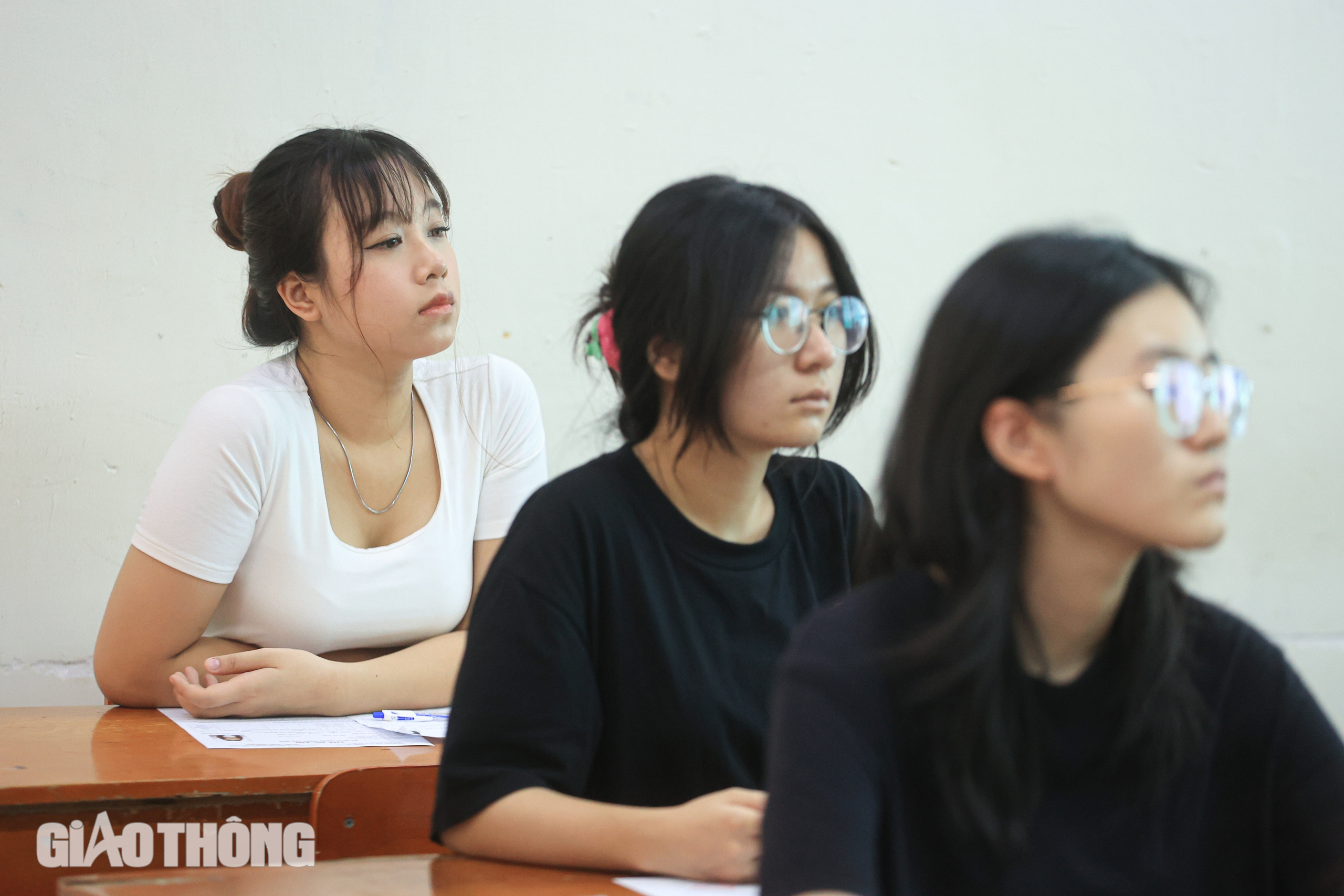 Th&iacute; sinh H&agrave; Nội tự tin bước v&agrave;o kỳ thi tốt nghiệp THPT 2024- Ảnh 8.