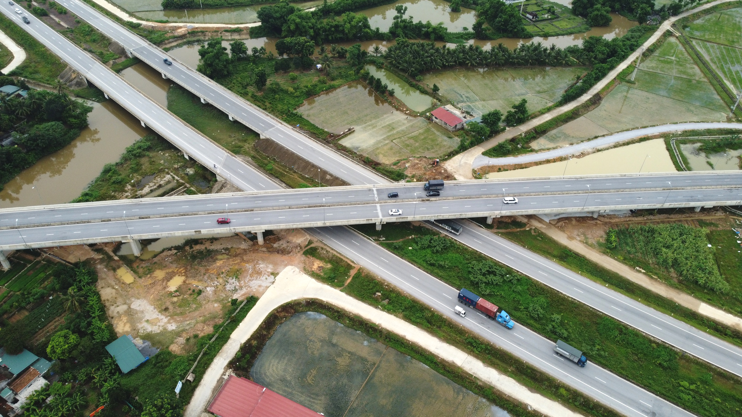 Ngắm tuyến đường ngh&igrave;n tỷ ở Thanh H&oacute;a "đẹp như tranh vẽ"- Ảnh 16.