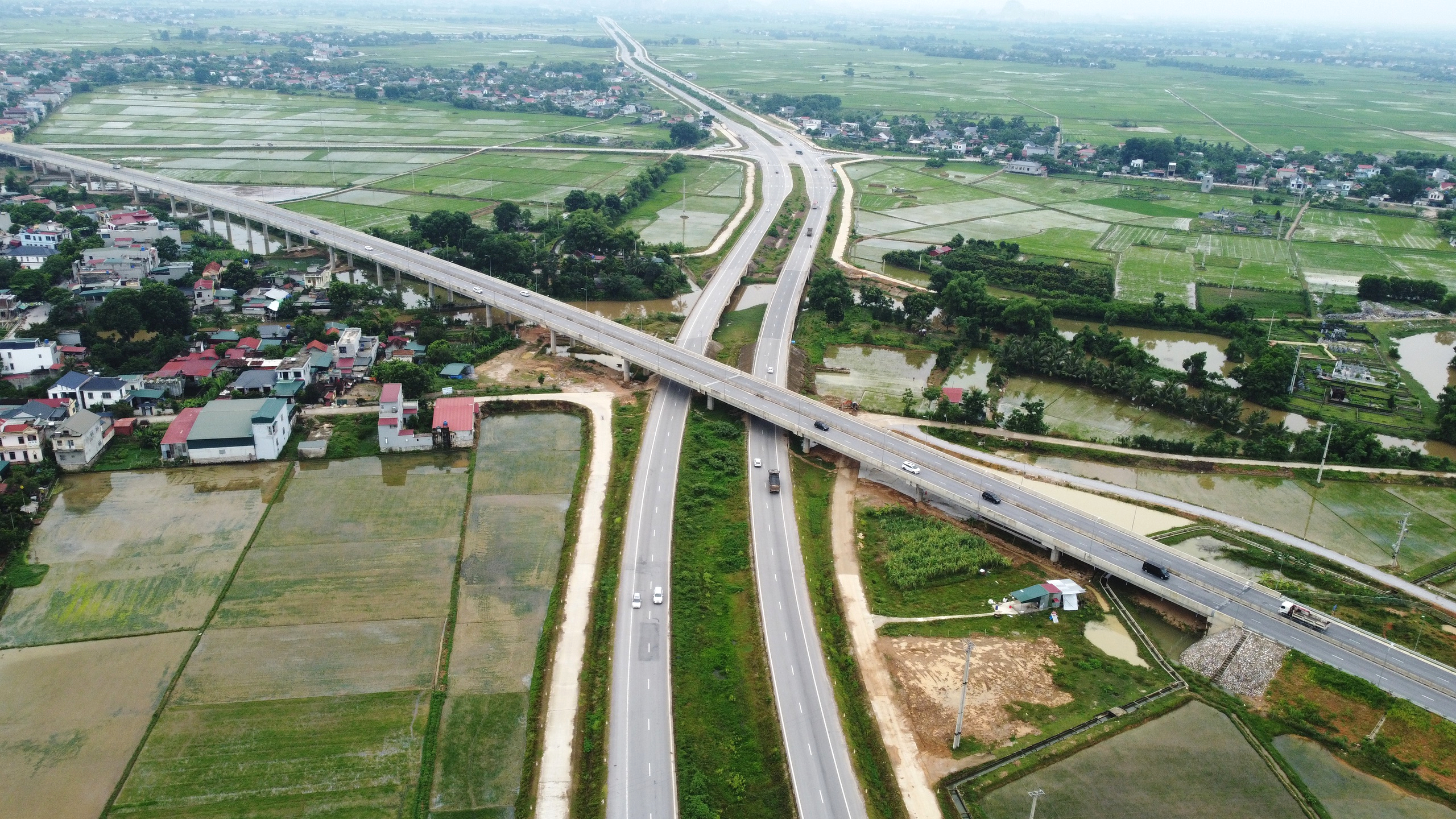 Ngắm tuyến đường ngh&igrave;n tỷ ở Thanh H&oacute;a "đẹp như tranh vẽ"- Ảnh 18.