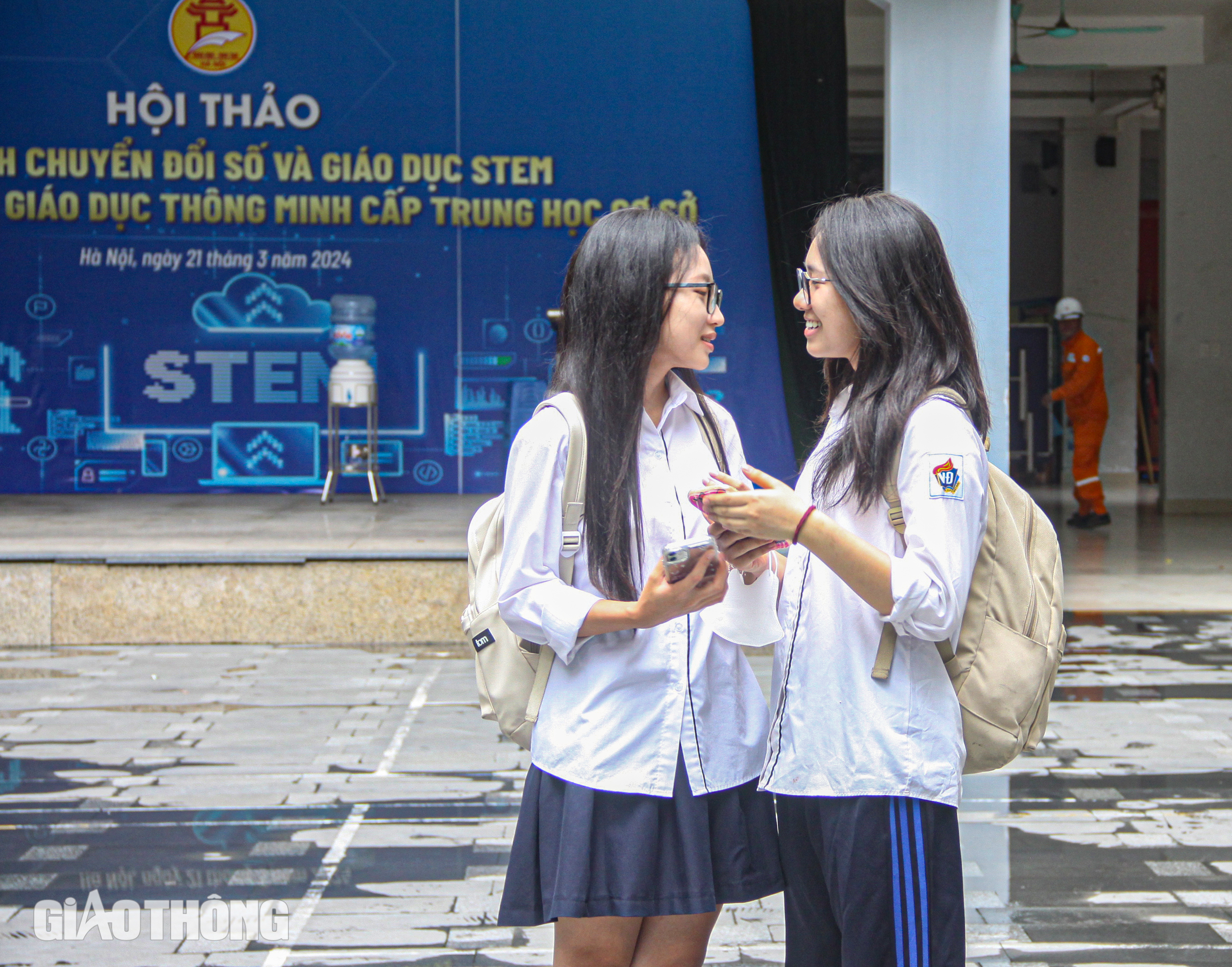 Th&iacute; sinh H&agrave; Nội tự tin bước v&agrave;o kỳ thi tốt nghiệp THPT 2024- Ảnh 16.