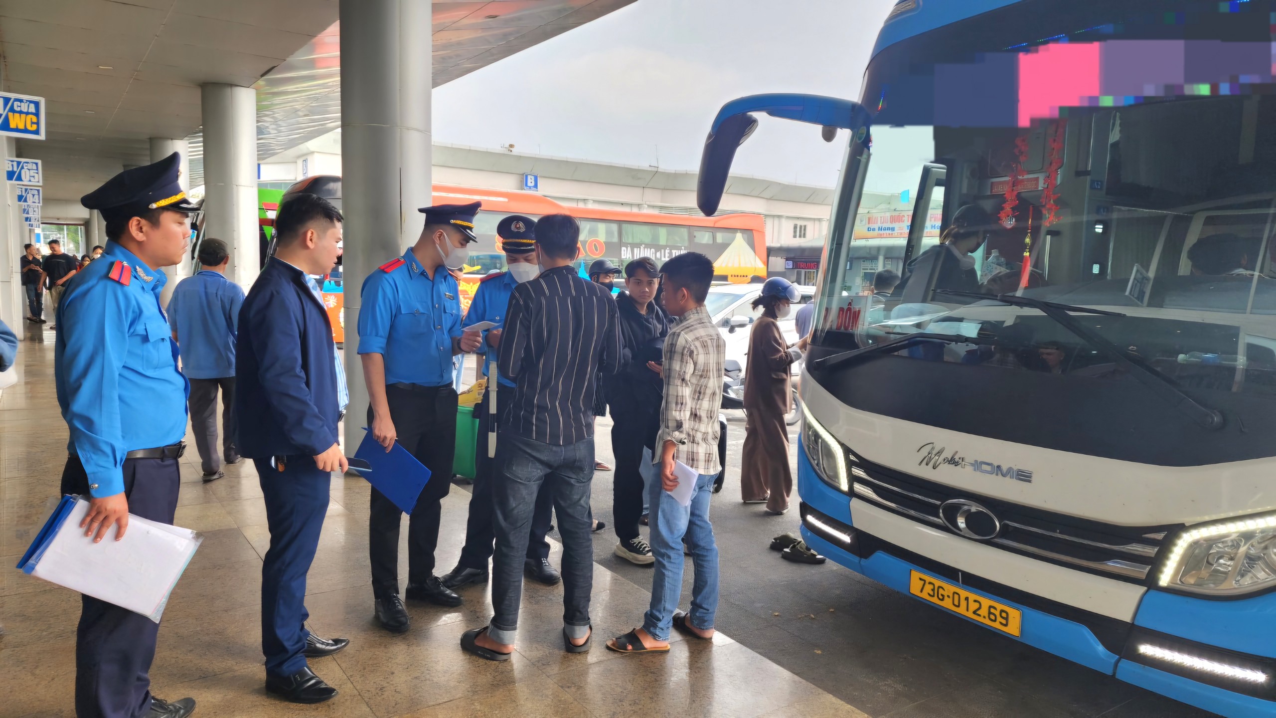 Đ&agrave; Nẵng ph&aacute;t hiện xe hợp đồng chạy qu&aacute; tốc độ 551 lần/th&aacute;ng- Ảnh 1.