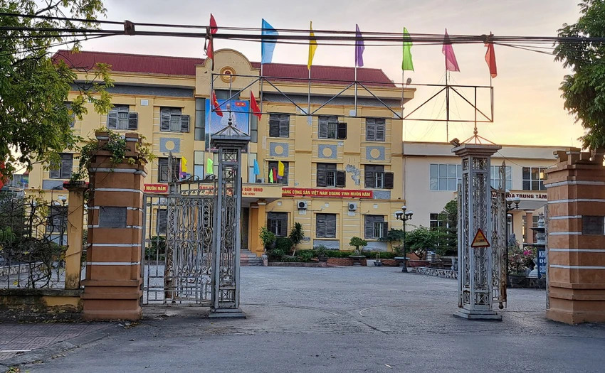 Bắt giam một c&aacute;n bộ phường ở Th&aacute;i B&igrave;nh về tội lạm quyền- Ảnh 1.