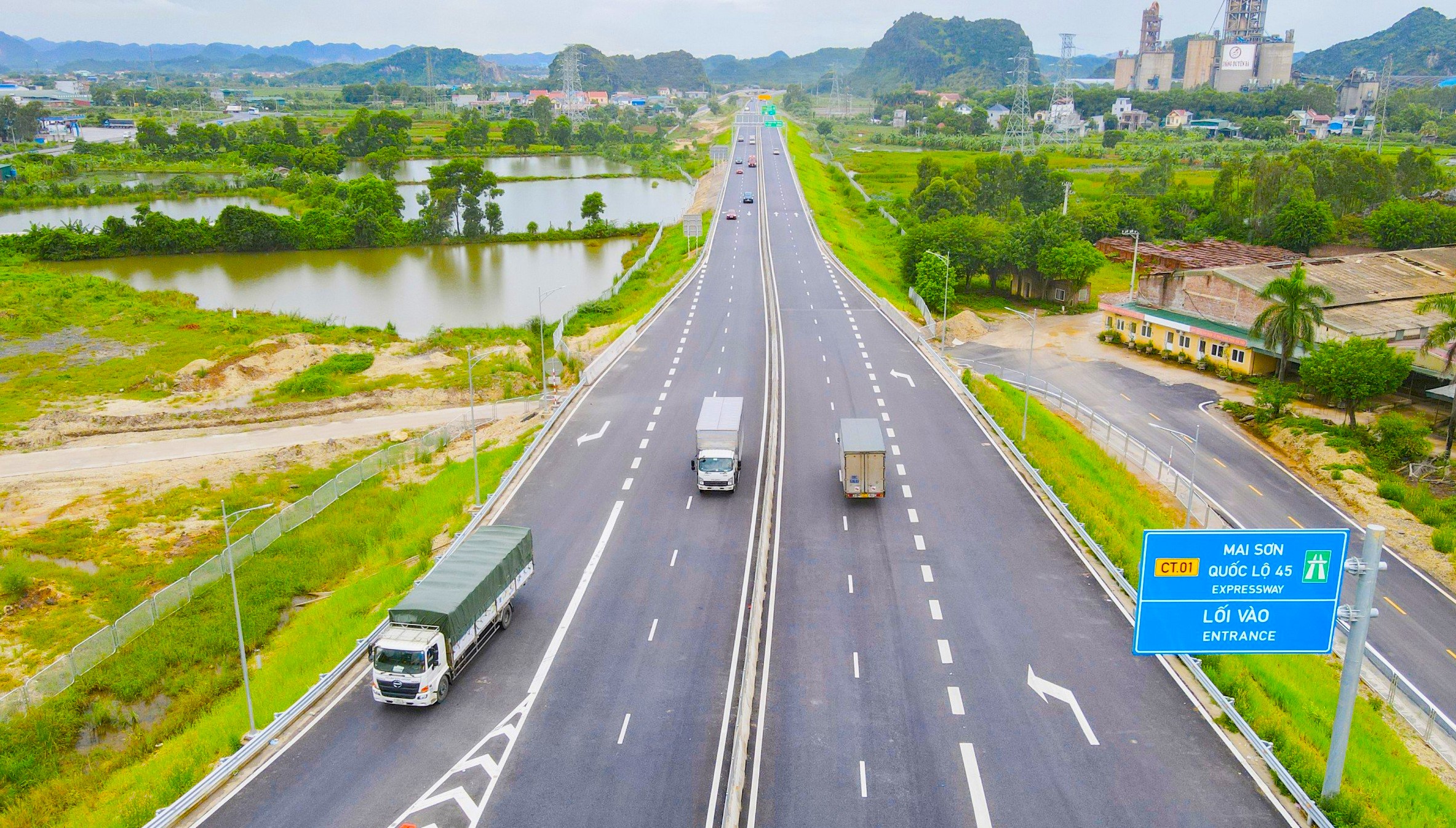 Luật Đường bộ hướng đến phục vụ tốt nhất người dân, doanh nghiệp- Ảnh 2. Luật Đường bộ hướng đến phục vụ tốt nhất người dân, doanh nghiệp- Ảnh 2.