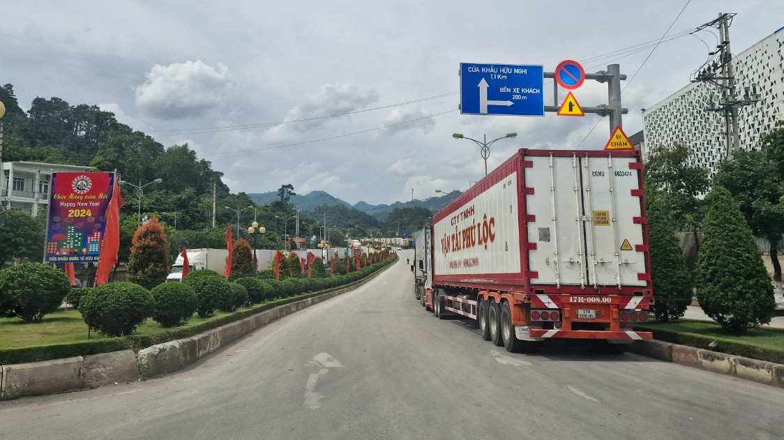 V&igrave; sao cửa khẩu Lạng Sơn kh&ocirc;ng c&ograve;n &ugrave;n tắc, kim ngạch xuất nhập khẩu tăng cao?- Ảnh 3.