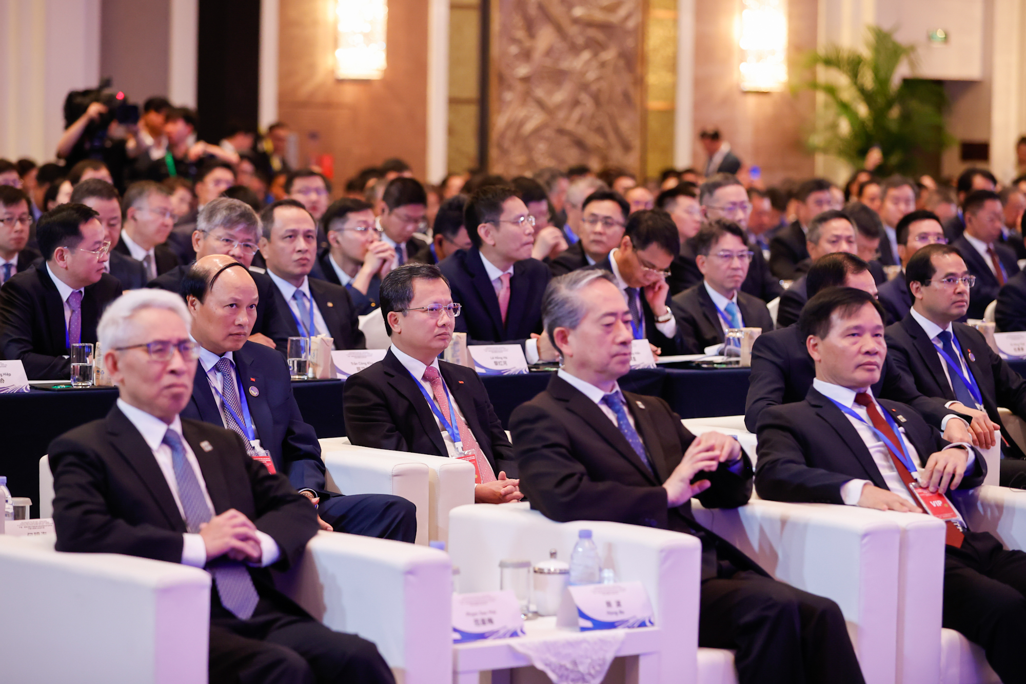 Thủ tướng khuyến kh&iacute;ch doanh nghiệp Trung Quốc tham gia dự &aacute;n đường sắt đ&ocirc; thị Việt Nam- Ảnh 3.