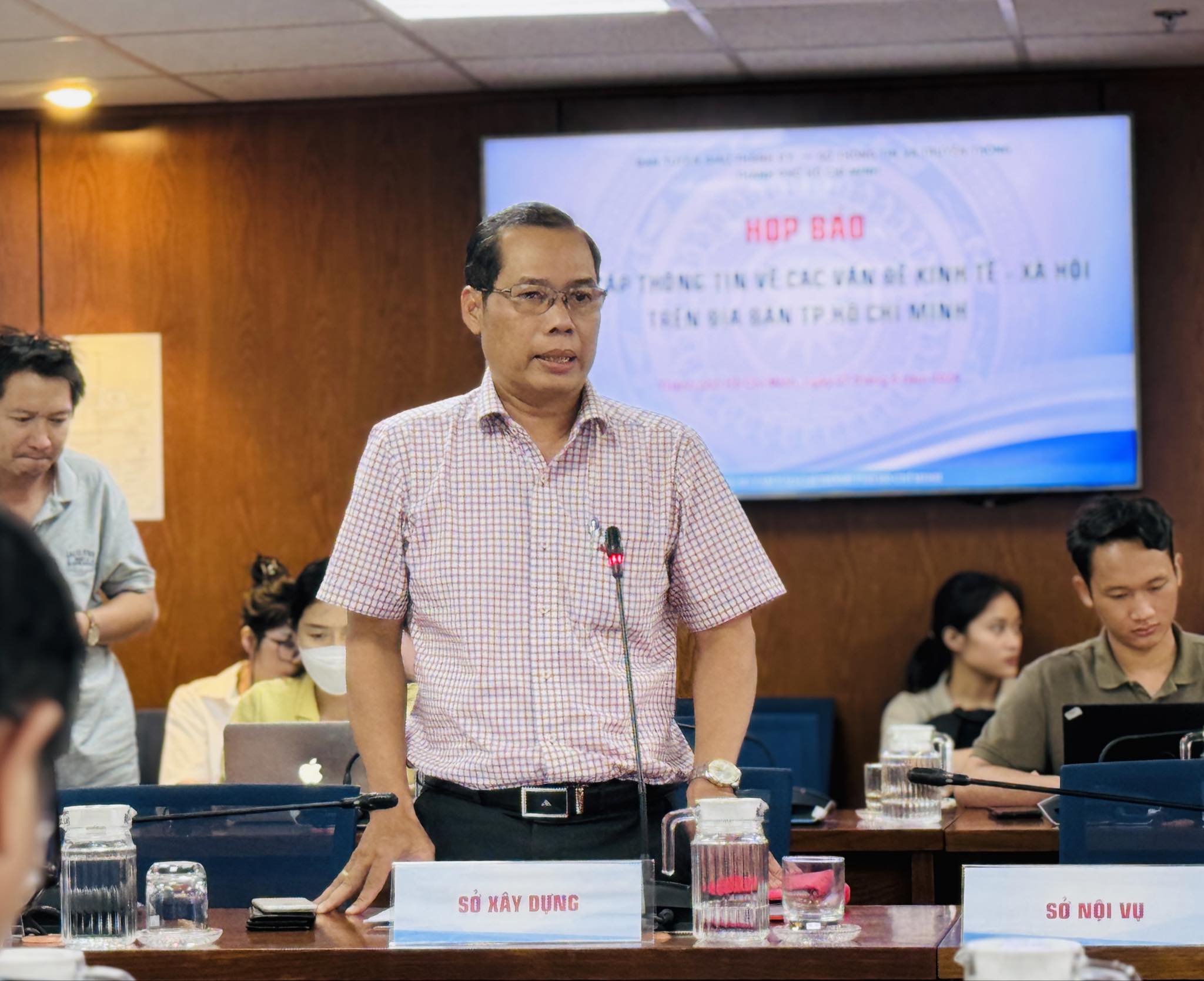 TP.HCM: Ph&acirc;n loại nh&agrave; tr&ecirc;n k&ecirc;nh, rạch để th&iacute; điểm cho thu&ecirc;, mua nh&agrave; ở x&atilde; hội- Ảnh 1.