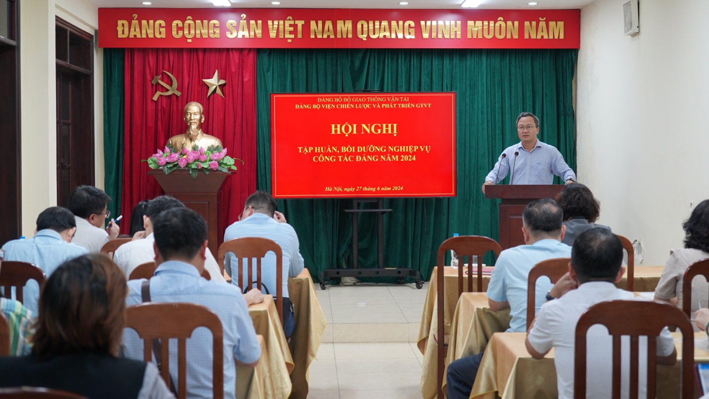 Đảng ủy Viện Chiến lược v&agrave; Ph&aacute;t triển GTVT tập huấn nghiệp vụ c&ocirc;ng t&aacute;c Đảng- Ảnh 1.