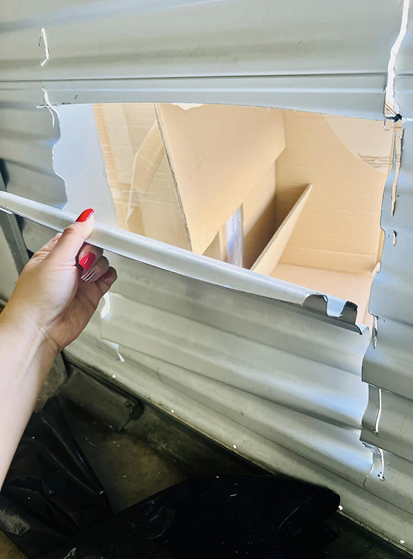 Danh hài Thúy Nga thiệt hại hàng nghìn USD vì bị trộm đột nhập- Ảnh 1. Danh hài Thúy Nga thiệt hại hàng nghìn USD vì bị trộm đột nhập- Ảnh 1.