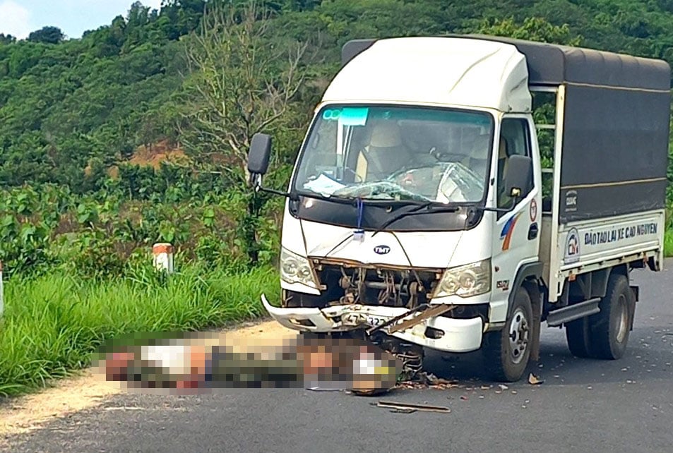 Xe m&aacute;y va chạm xe tập l&aacute;i, một người tử vong tại chỗ- Ảnh 1.