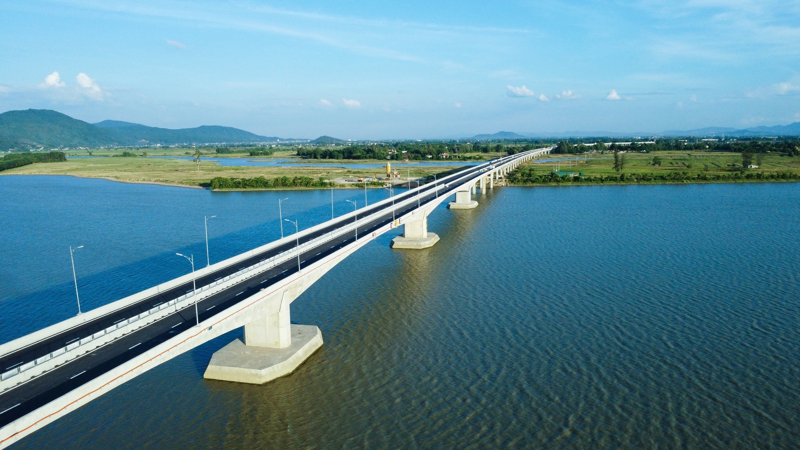 Từ 30/6, &ocirc; t&ocirc; c&oacute; thể đi thẳng đến H&agrave; Tĩnh tr&ecirc;n cao tốc Diễn Ch&acirc;u - B&atilde;i Vọt- Ảnh 2.