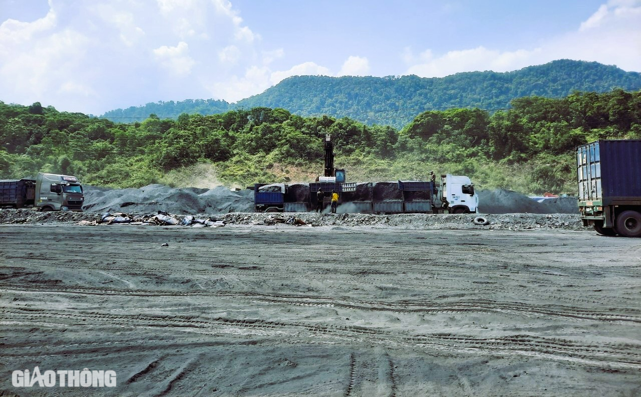 Chấp thuận chủ trương đầu tư dự &aacute;n băng tải vận chuyển than đ&aacute; từ L&agrave;o về Việt Nam- Ảnh 1.