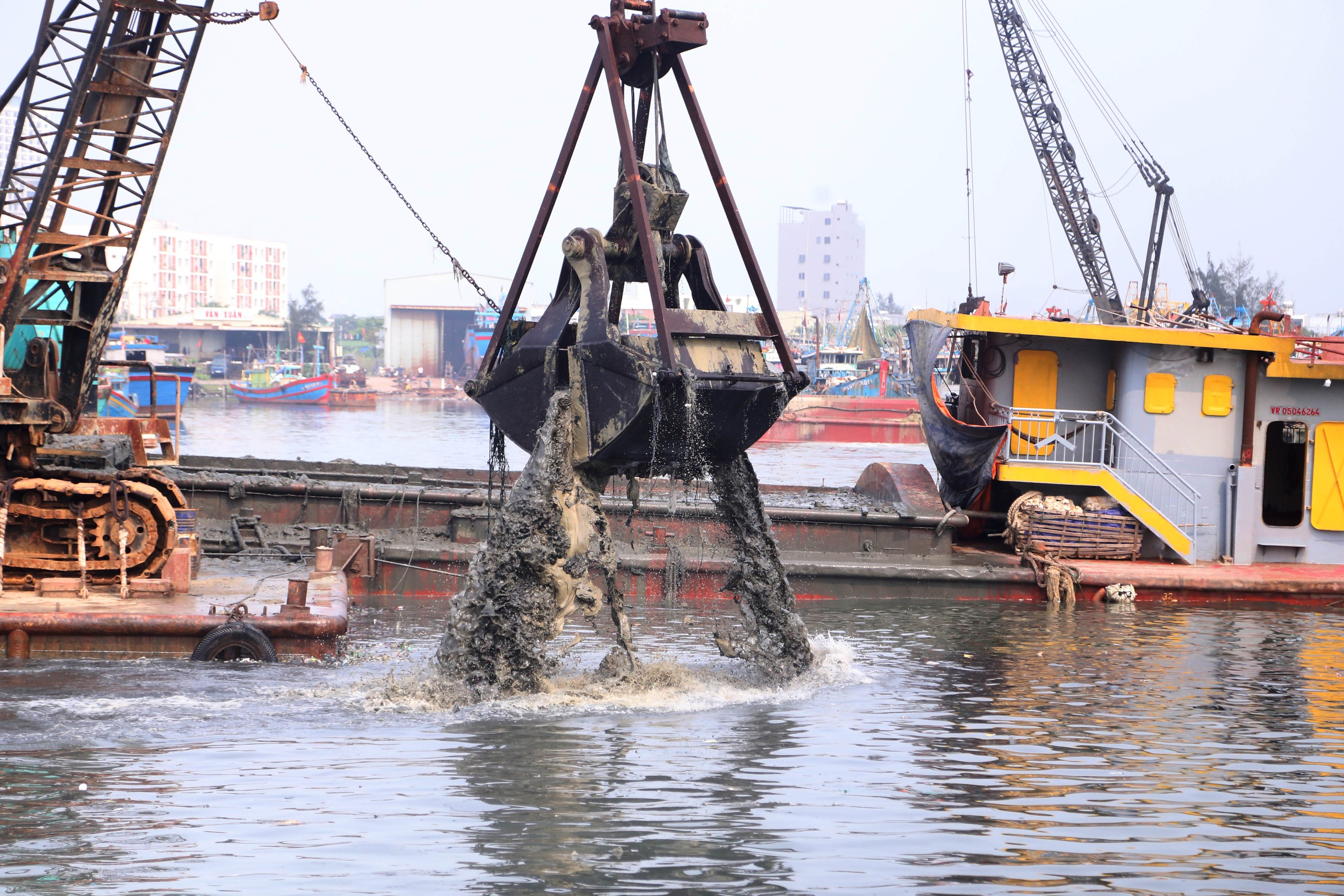 Sẽ quy định cụ thể việc nạo v&eacute;t khẩn cấp luồng h&agrave;ng hải, đường thuỷ- Ảnh 1.