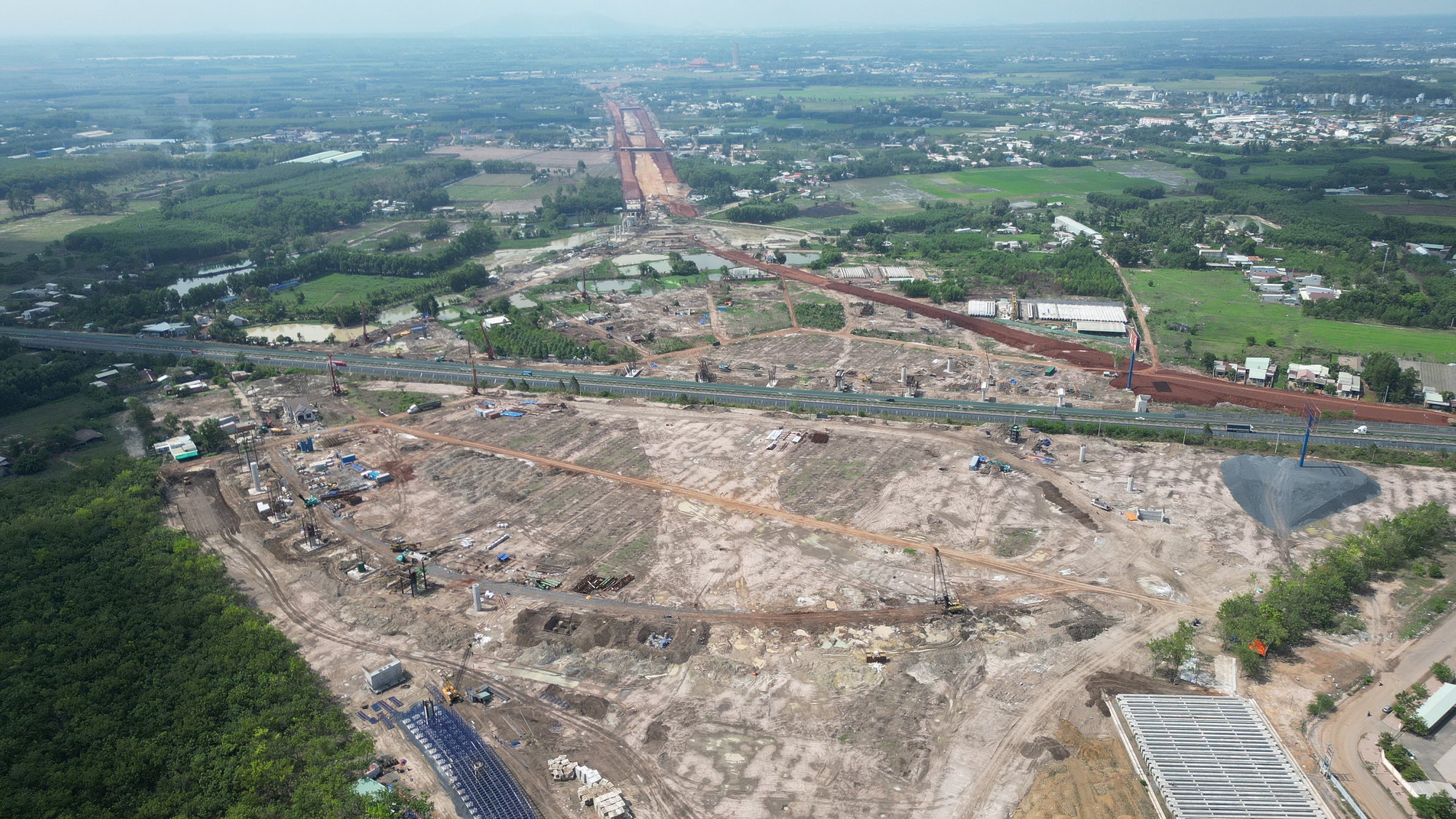 Thủ tướng chỉ đạo giao hết mặt bằng l&agrave;m cao tốc, Đồng Nai mới giao gần 40%- Ảnh 4.