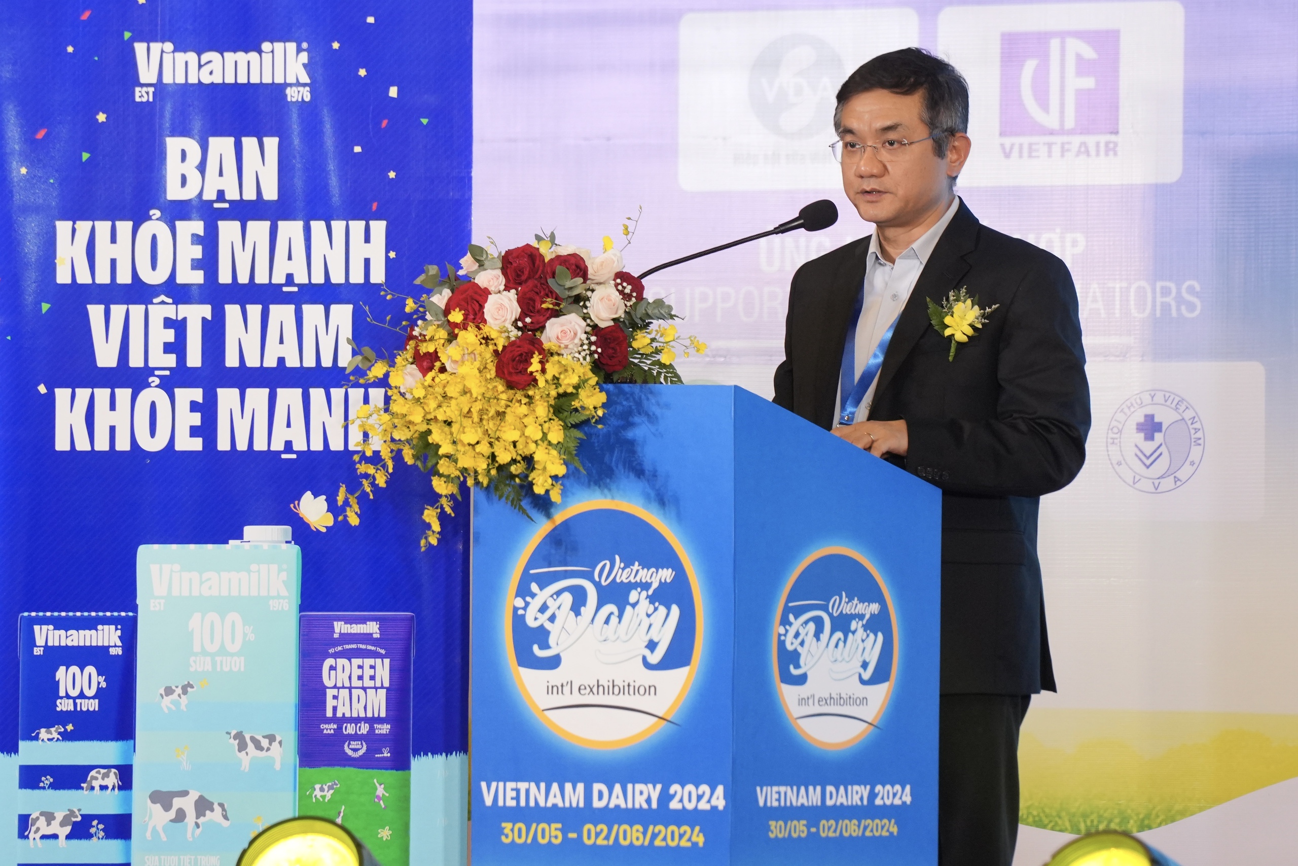 &Ocirc;ng Nguyễn Quang Tr&iacute; &ndash; Gi&aacute;m đốc điều h&agrave;nh Marketing Vinamilk &ndash; ph&aacute;t biểu tại sự kiện khai mạc Triển l&atilde;m quốc tế ng&agrave;nh sữa v&agrave; sản phẩm sữa 2024.