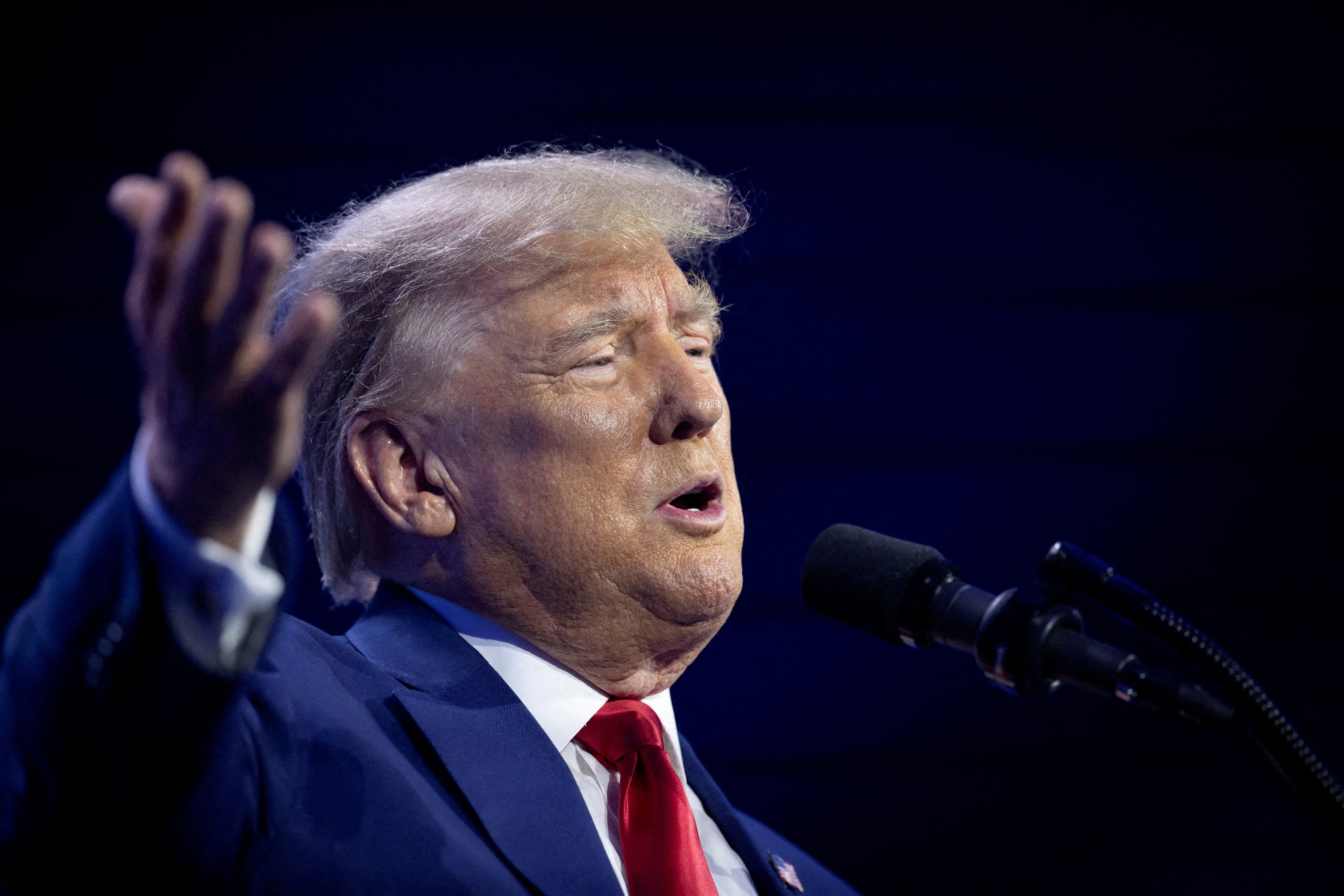 &Ocirc;ng Trump vẫn đủ tư c&aacute;ch để l&agrave;m tổng thống ngay cả khi phải chịu &aacute;n t&ugrave;. (Ảnh: Reuters)