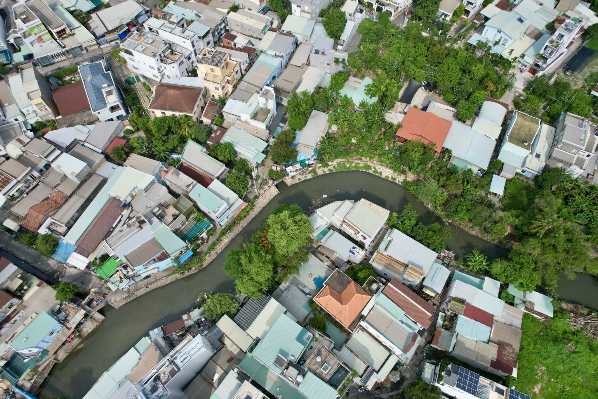 Bao giờ rạch Thủ Đức được cải tạo, chống ngập và ô nhiễm?- Ảnh 1. Bao giờ rạch Thủ Đức được cải tạo, chống ngập và ô nhiễm?- Ảnh 1.