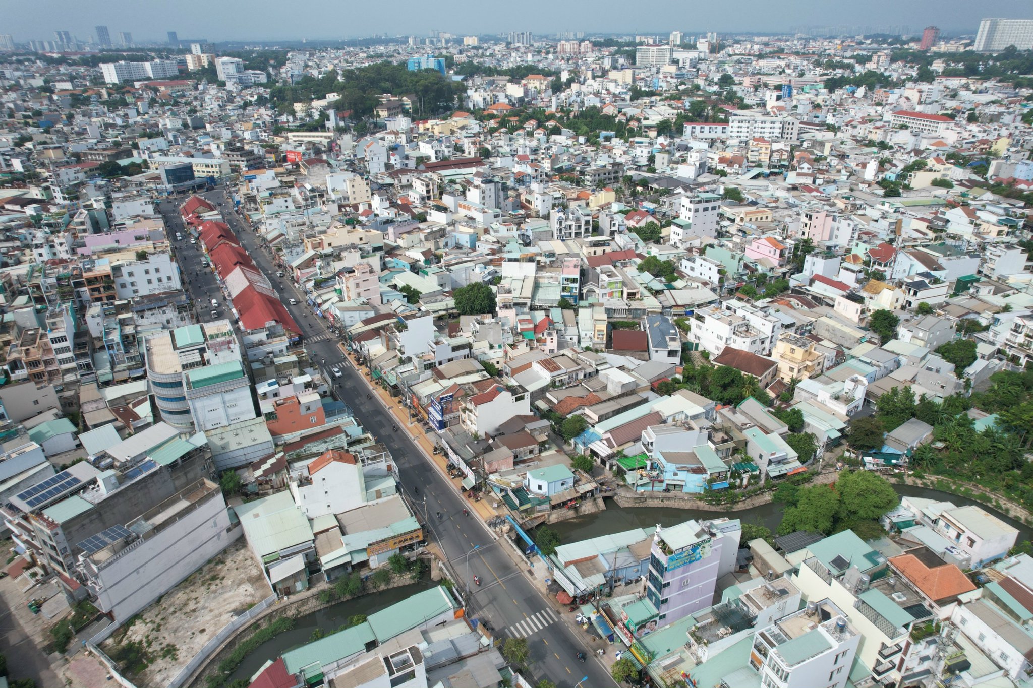 Bao giờ rạch Thủ Đức được cải tạo, chống ngập và ô nhiễm?- Ảnh 12. Bao giờ rạch Thủ Đức được cải tạo, chống ngập và ô nhiễm?- Ảnh 12.