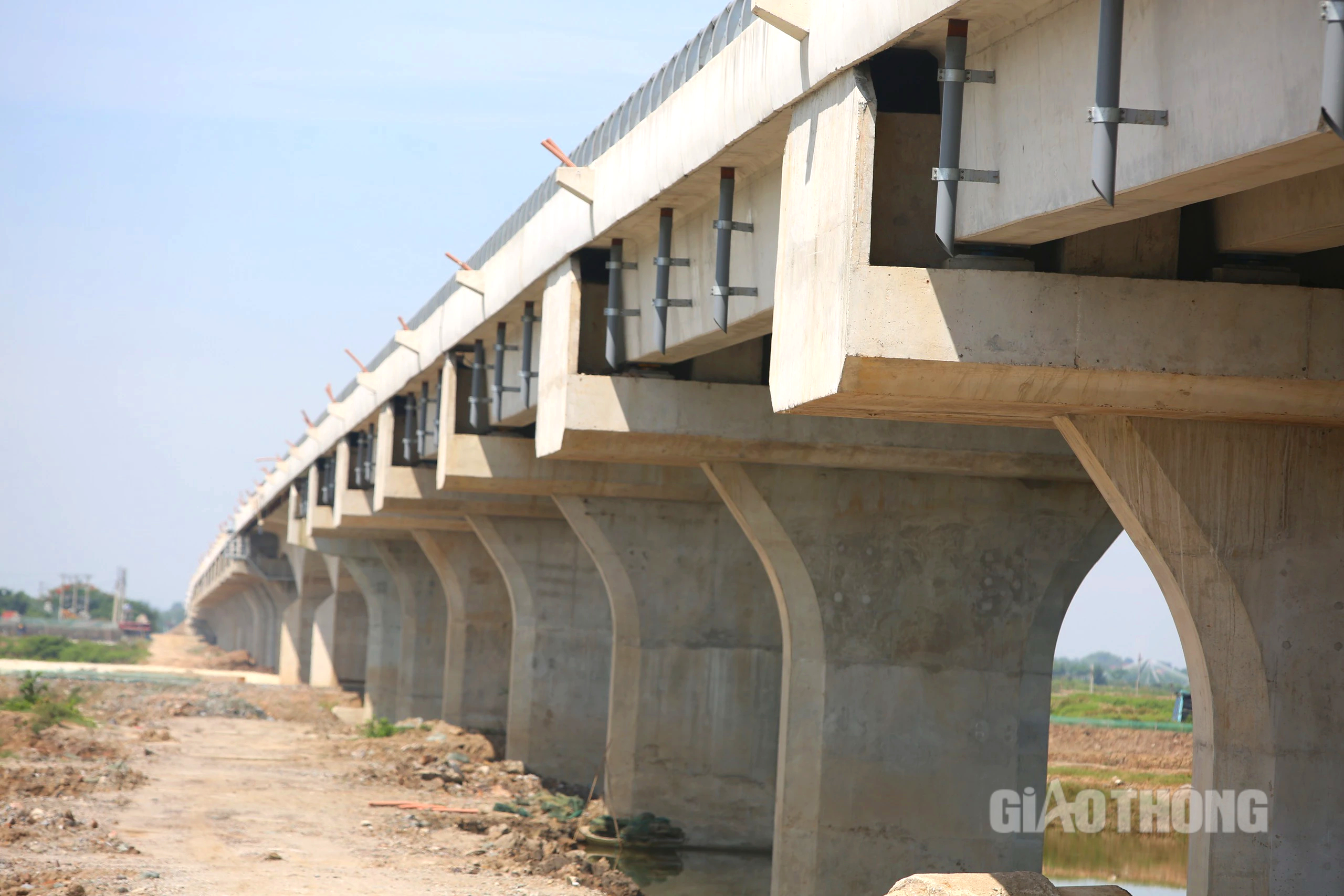 Ngắm cây cầu vượt cạn dài nhất Thanh Hoá- Ảnh 3. Ngắm cây cầu vượt cạn dài nhất Thanh Hoá- Ảnh 3.