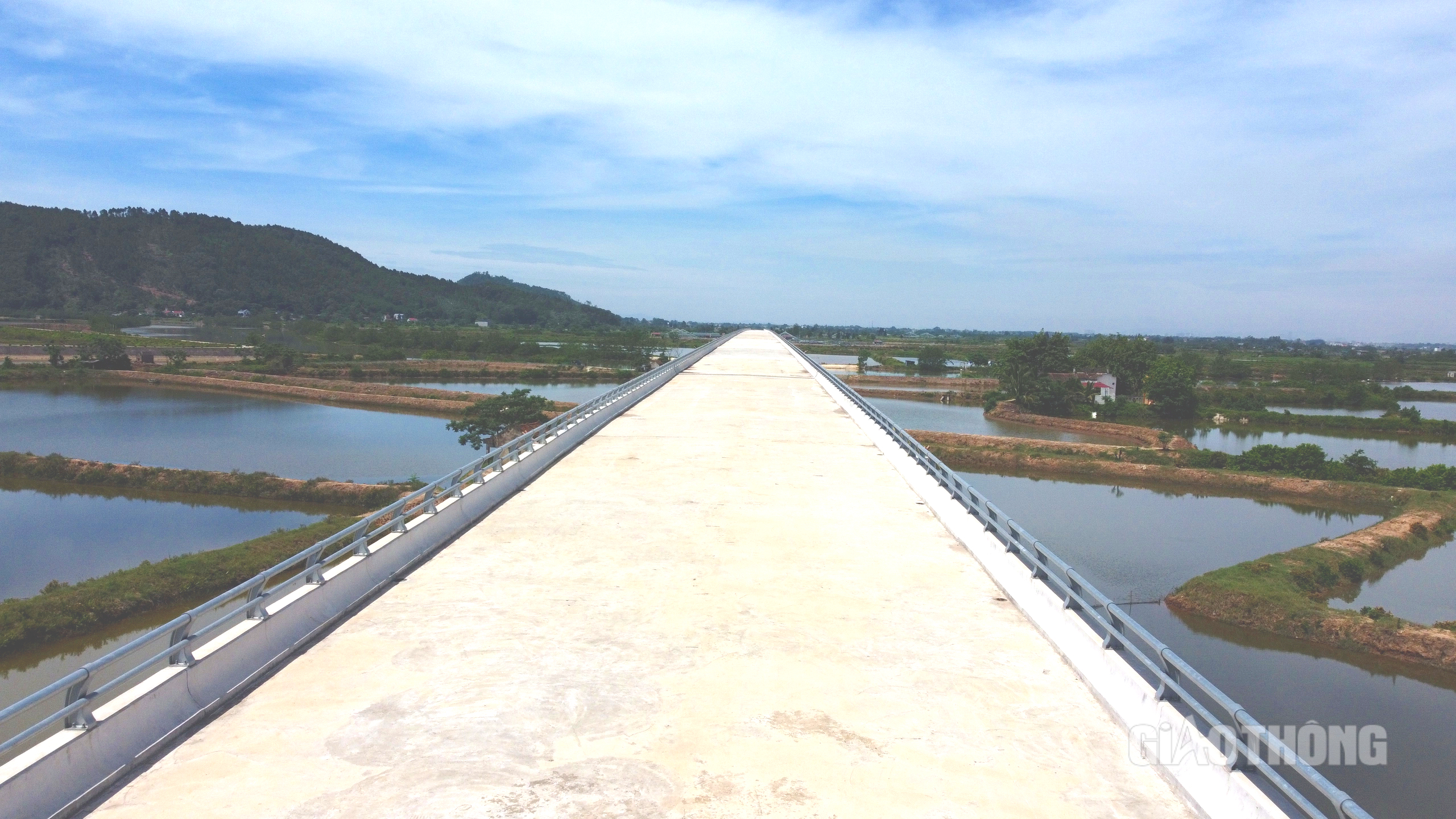 Ngắm cây cầu vượt cạn dài nhất Thanh Hoá- Ảnh 5. Ngắm cây cầu vượt cạn dài nhất Thanh Hoá- Ảnh 5.