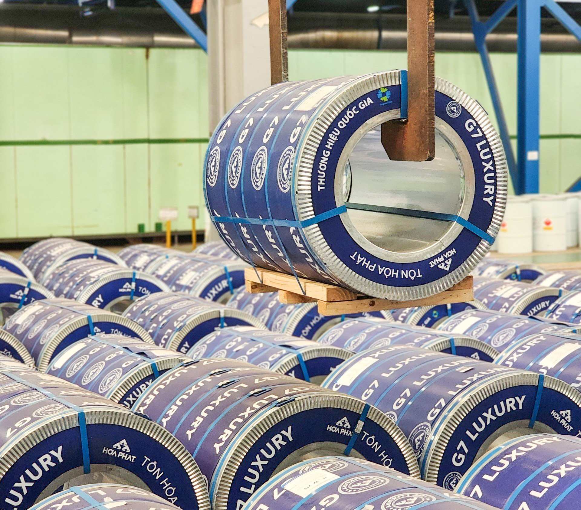 H&ograve;a Ph&aacute;t ra mắt d&ograve;ng t&ocirc;n cao cấp, bảo h&agrave;nh 25 năm- Ảnh 1.