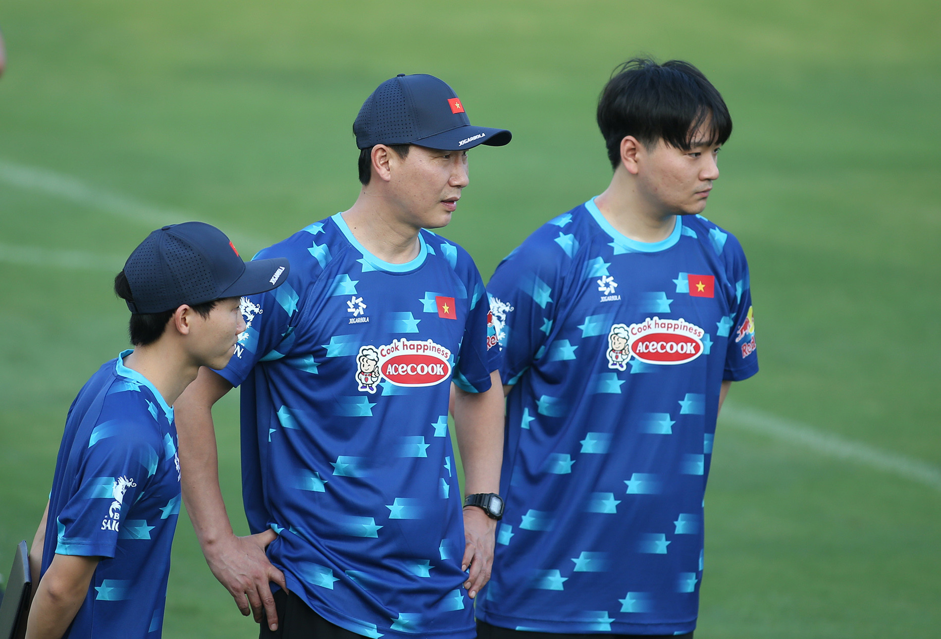 V&eacute; xem trận HLV Kim Sang-sik ra mắt tuyển Việt Nam được h&eacute;t gi&aacute; cao bất ngờ ở "chợ đen"- Ảnh 1.